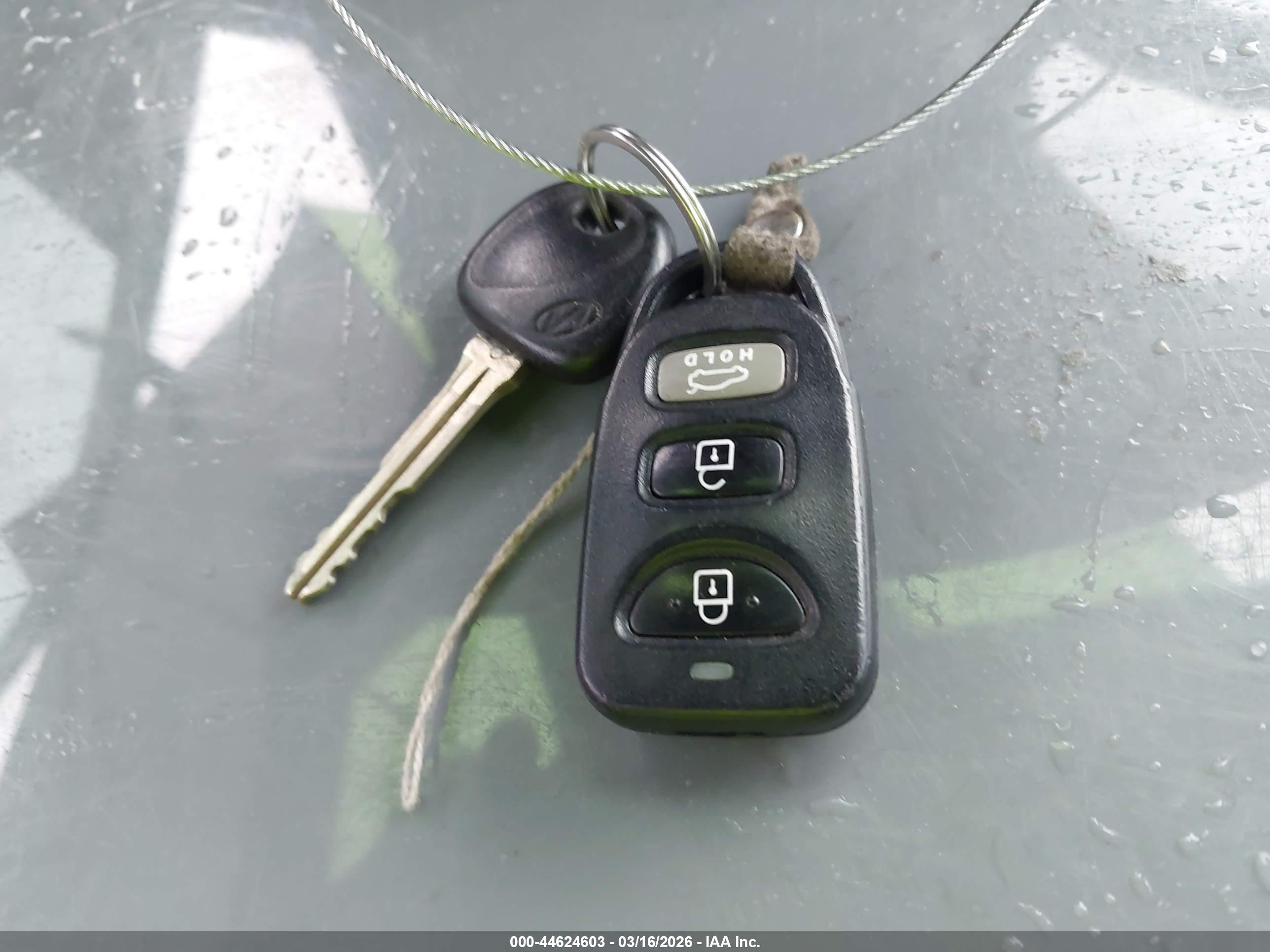 HYUNDAI ELANTRA image 11