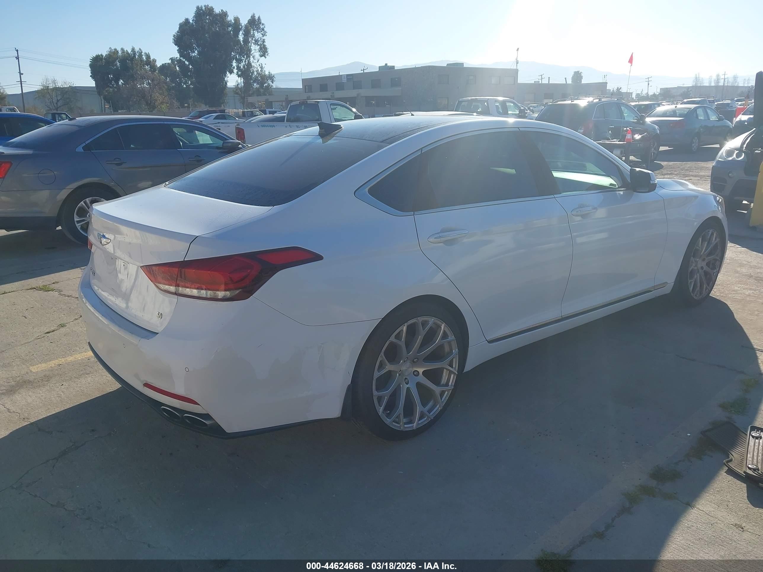 HYUNDAI GENESIS image 4