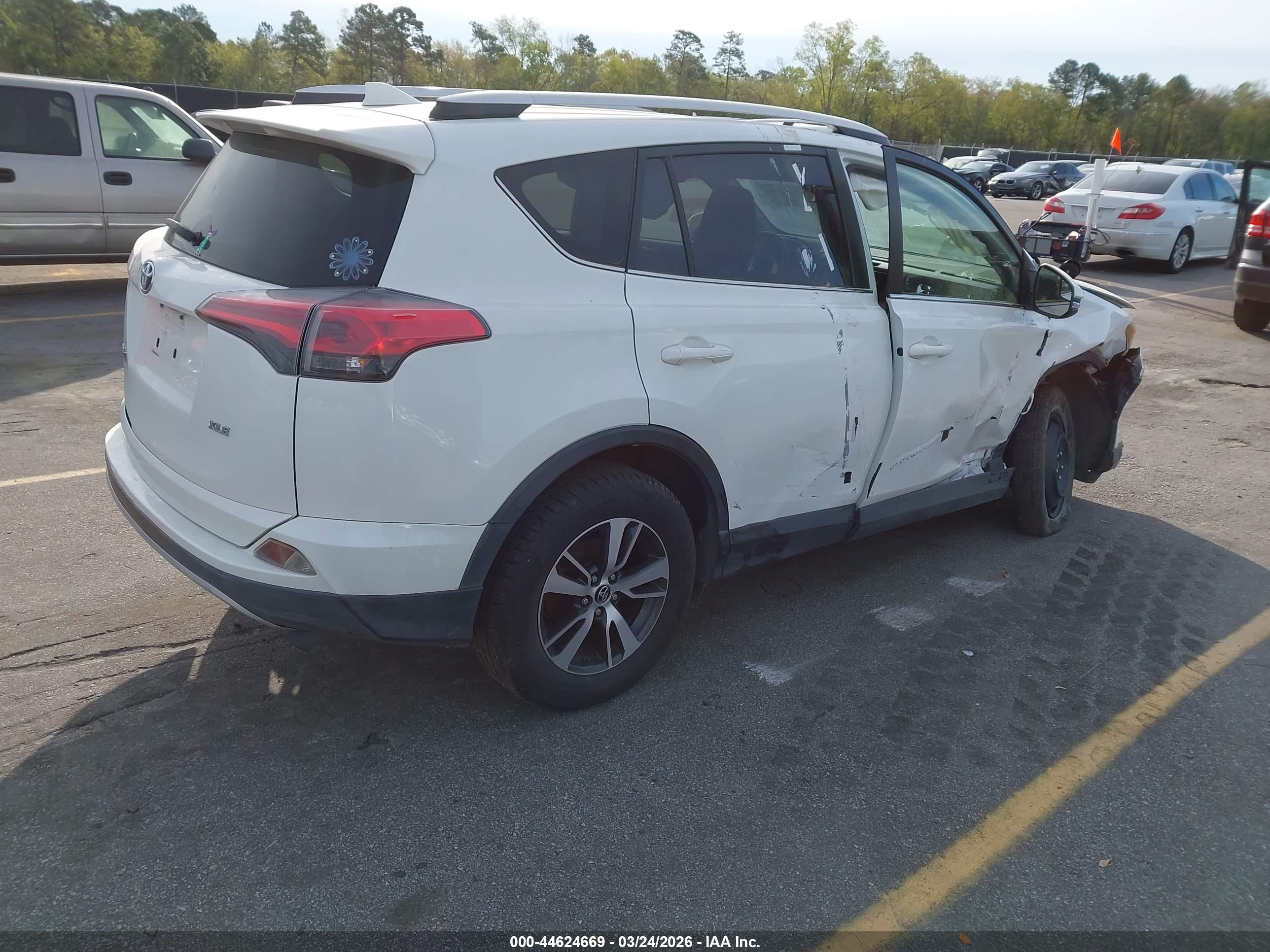 TOYOTA RAV4 image 4