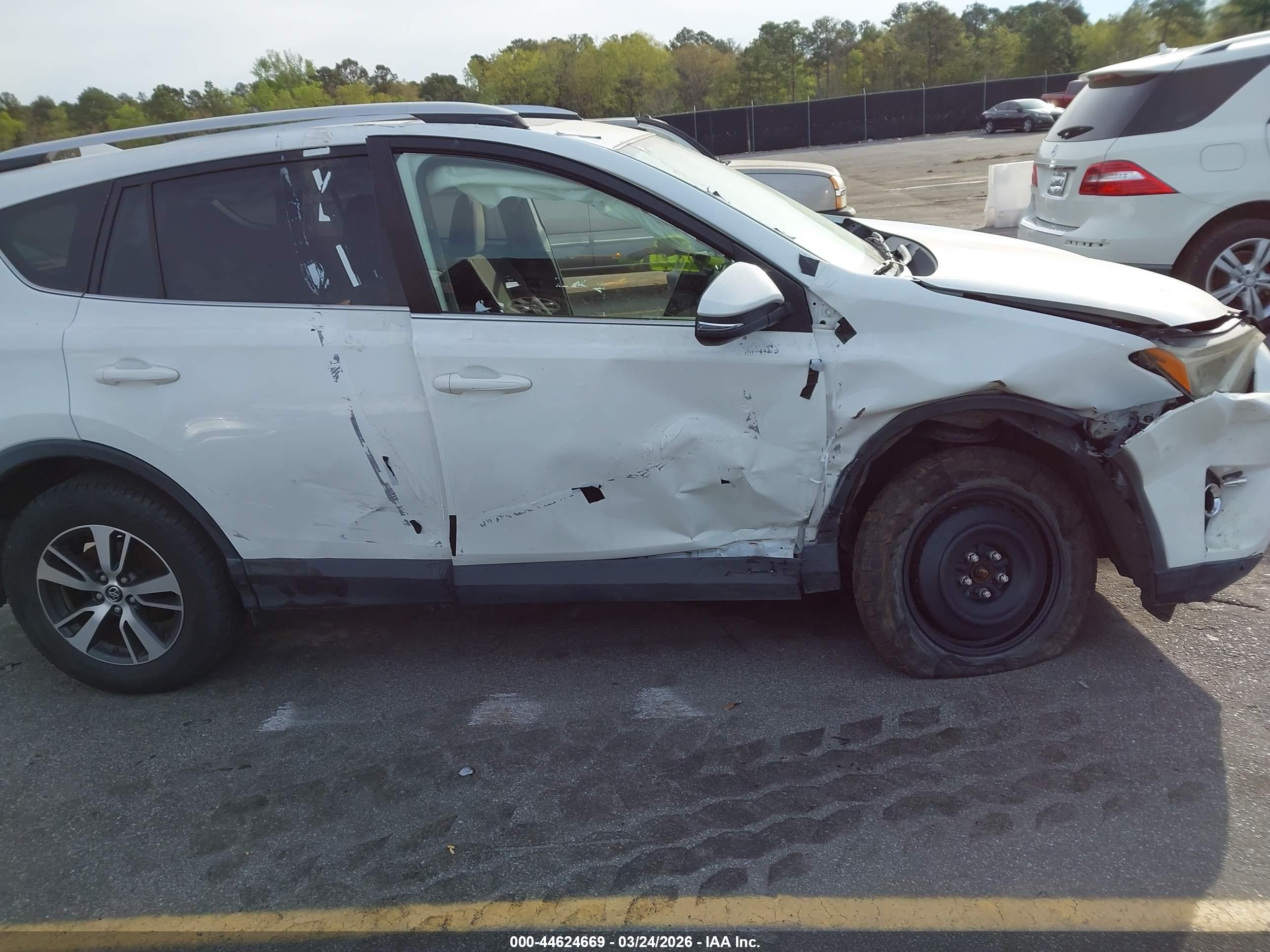 TOYOTA RAV4 image 6
