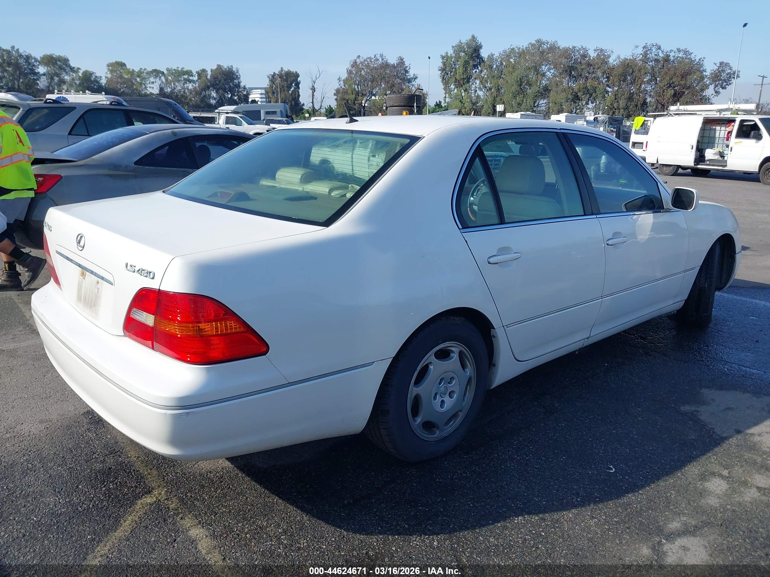 LEXUS LS image 4