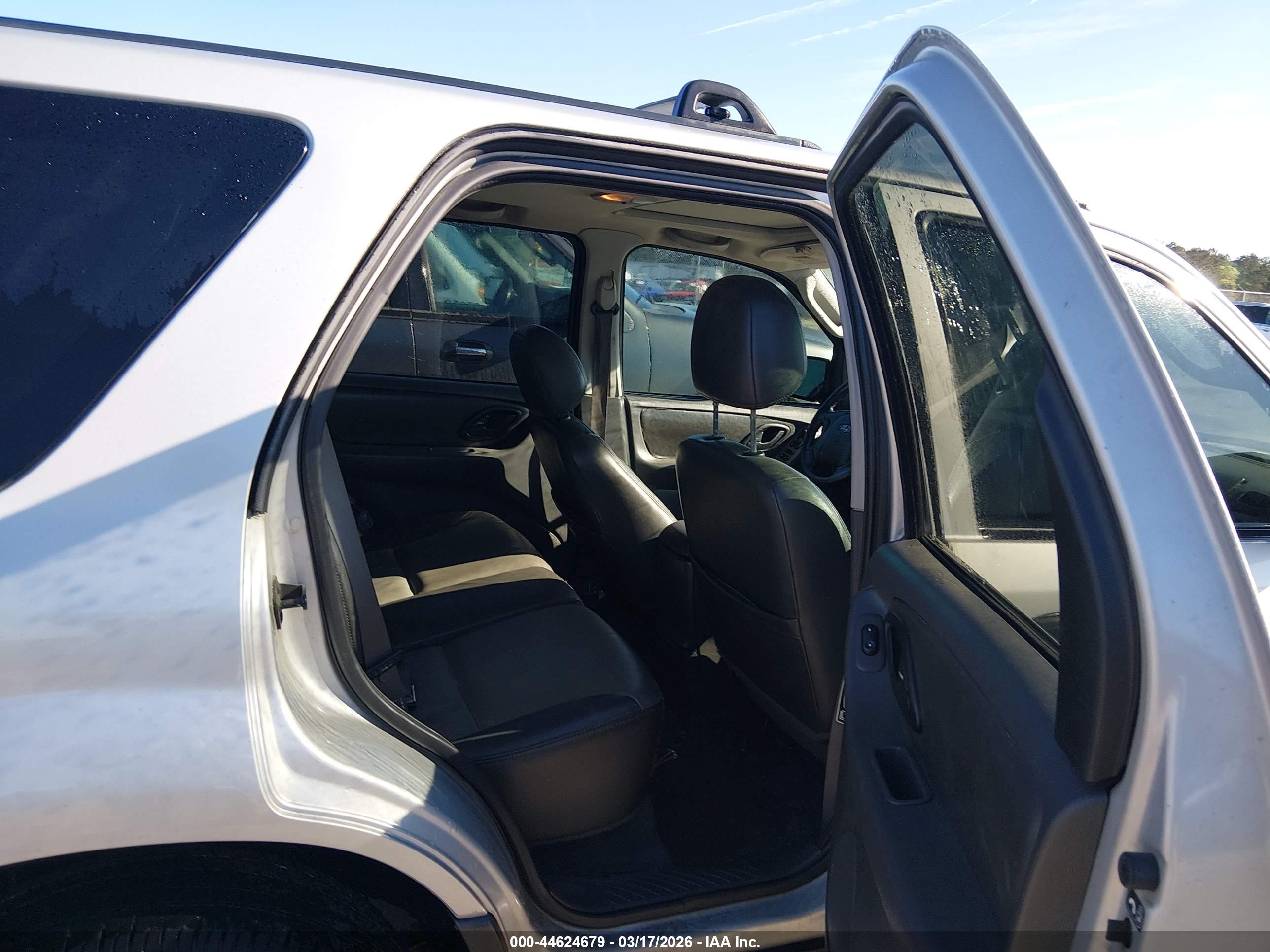 FORD ESCAPE image 8
