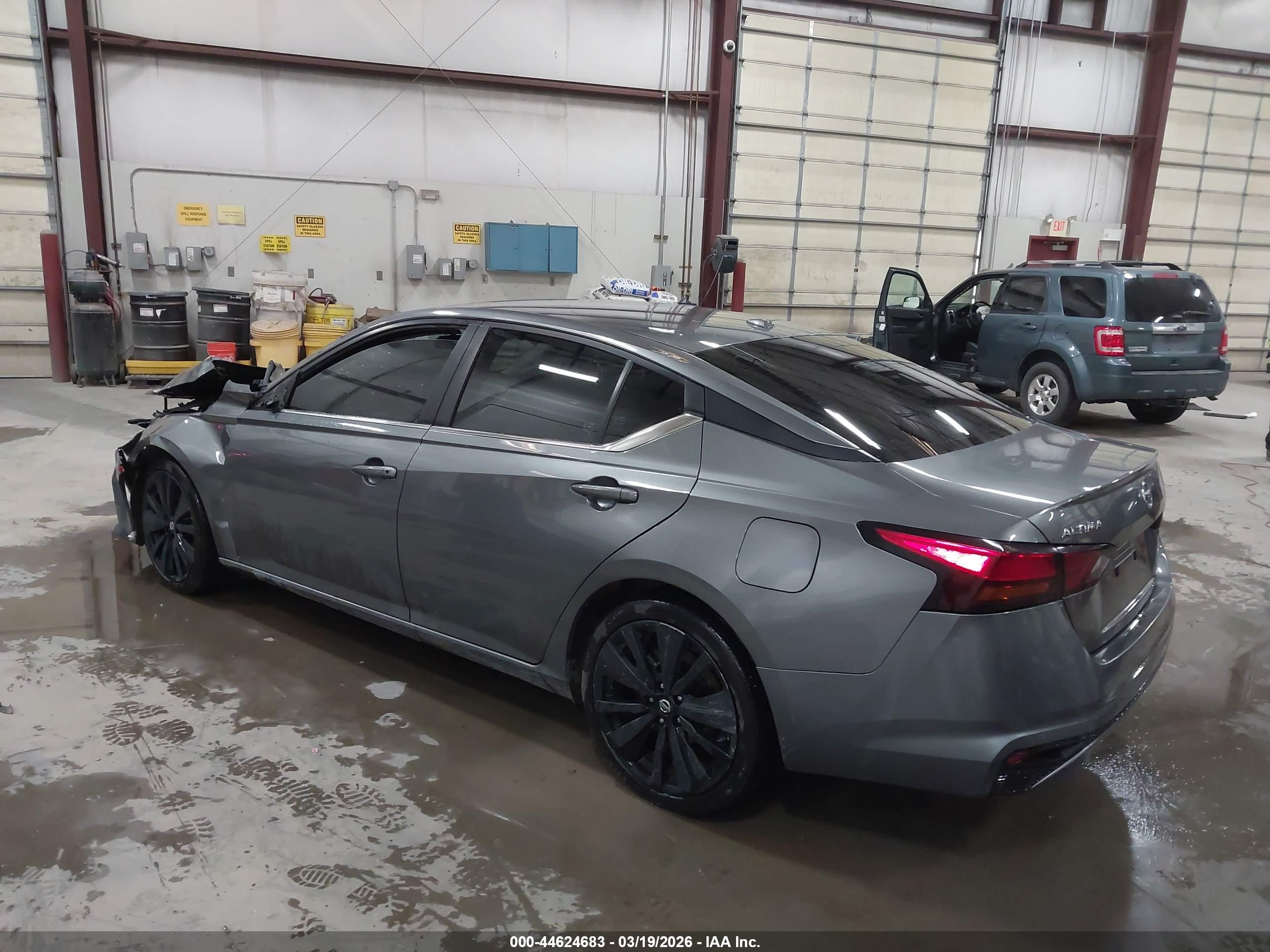 NISSAN ALTIMA image 3