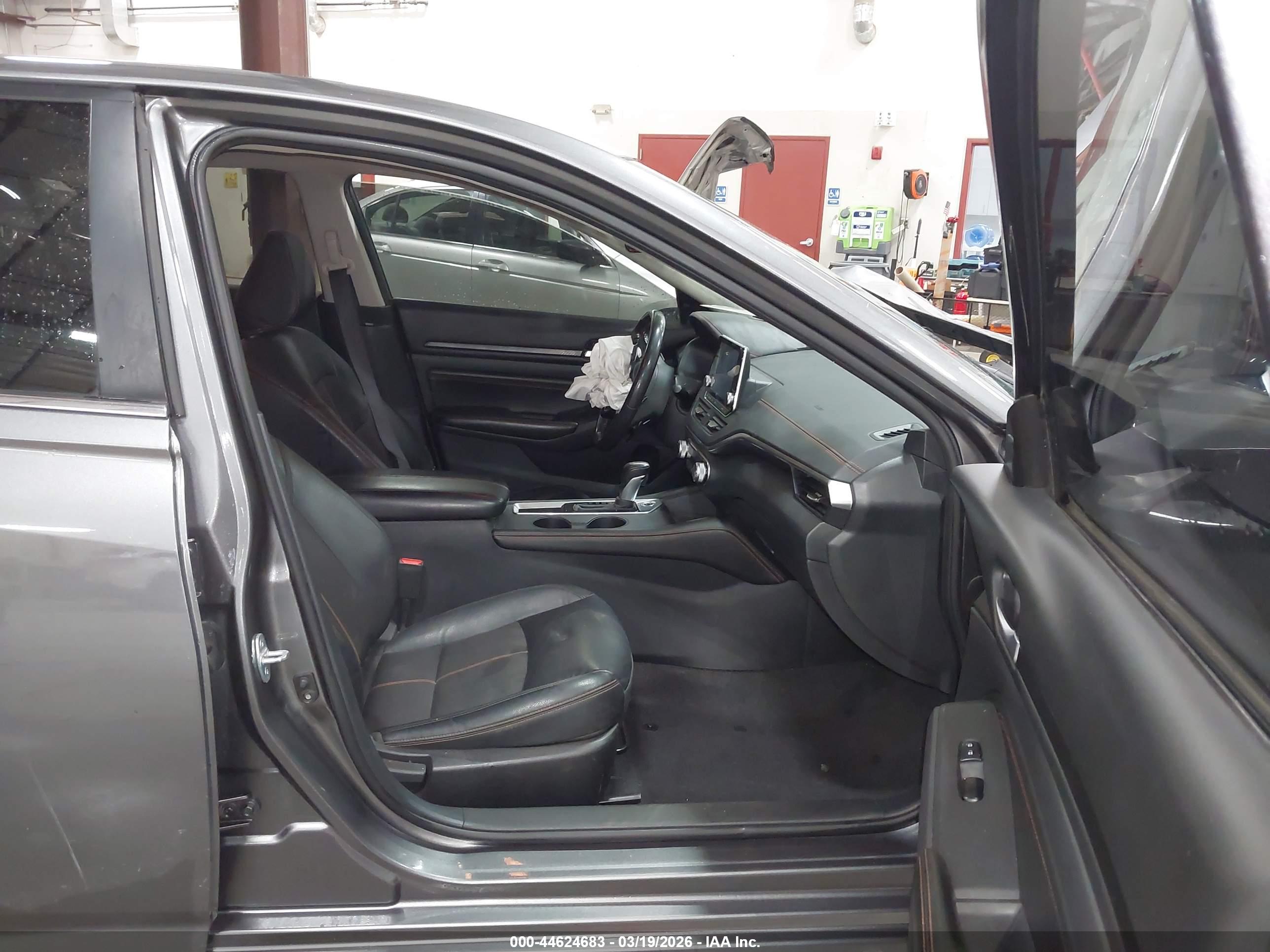 NISSAN ALTIMA image 5