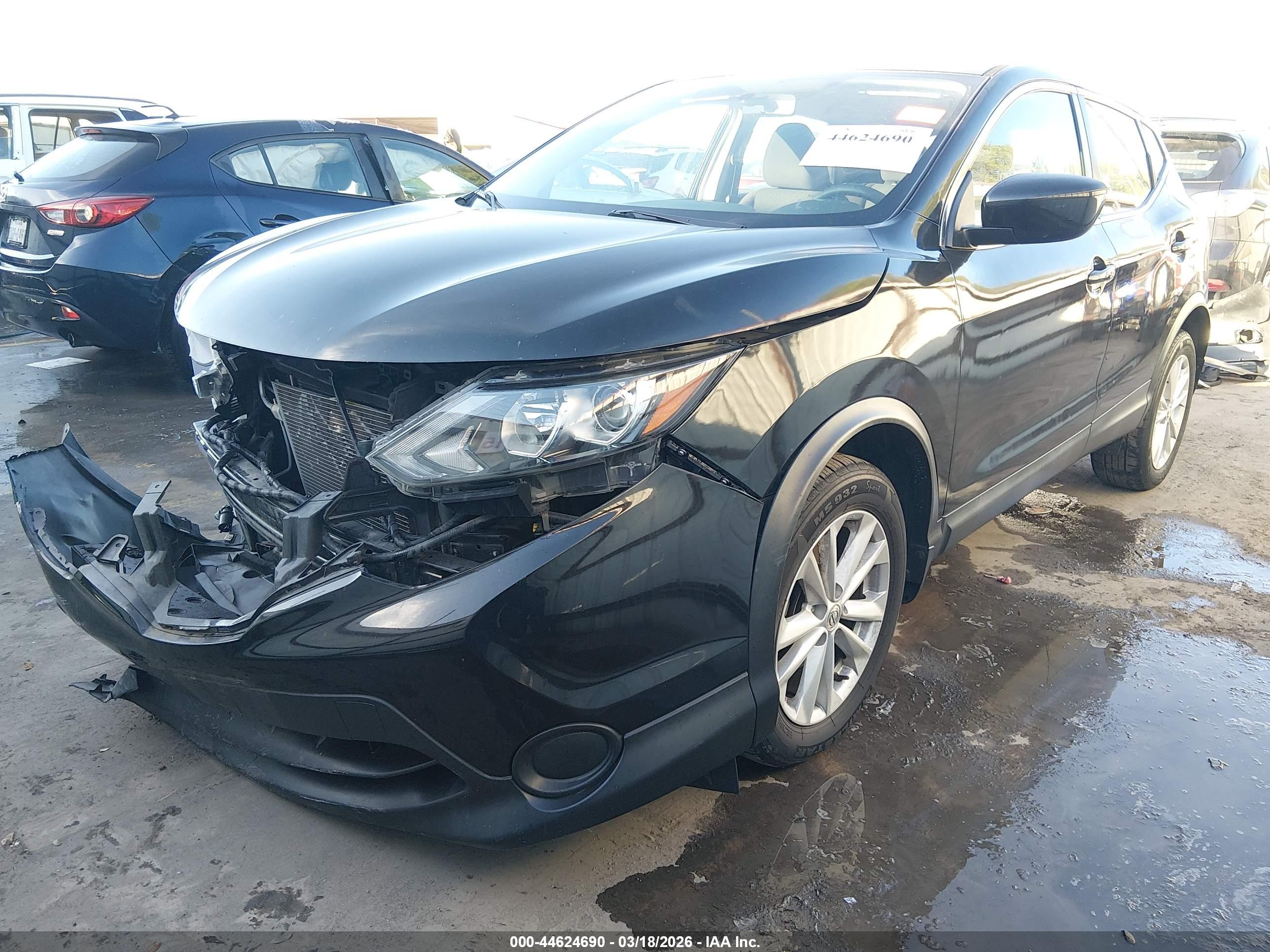 NISSAN ROGUE image 2