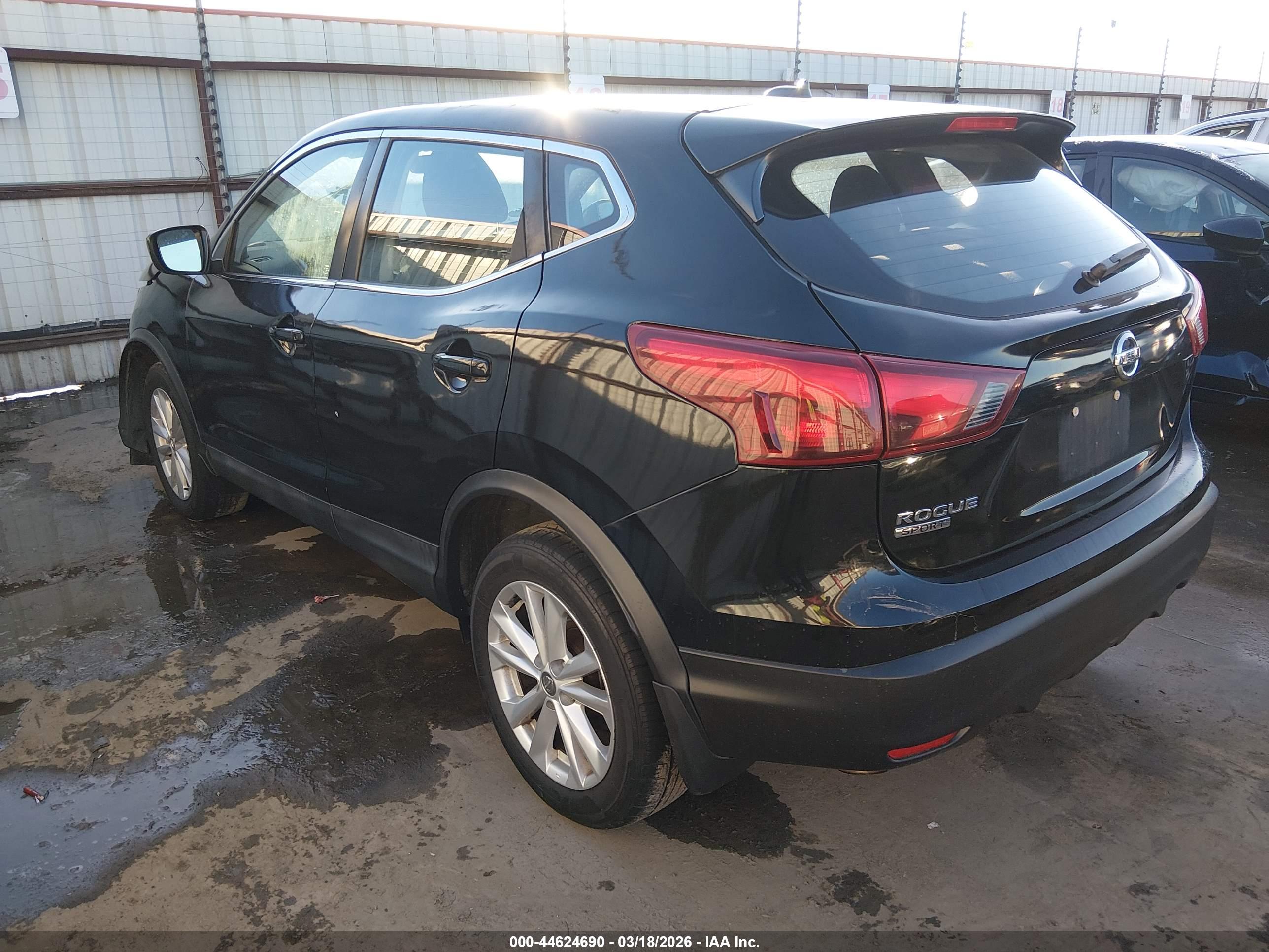 NISSAN ROGUE image 3