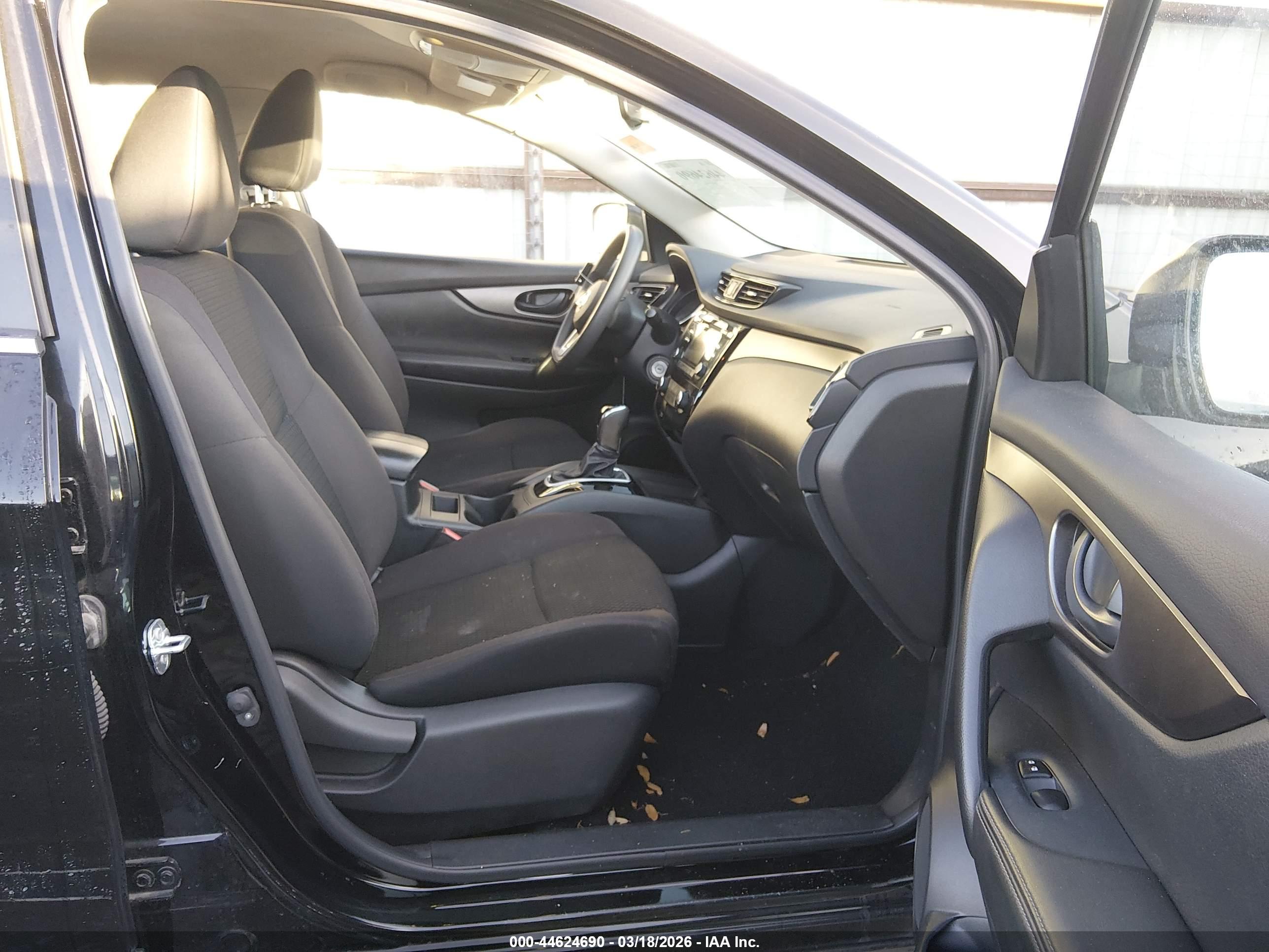 NISSAN ROGUE image 5