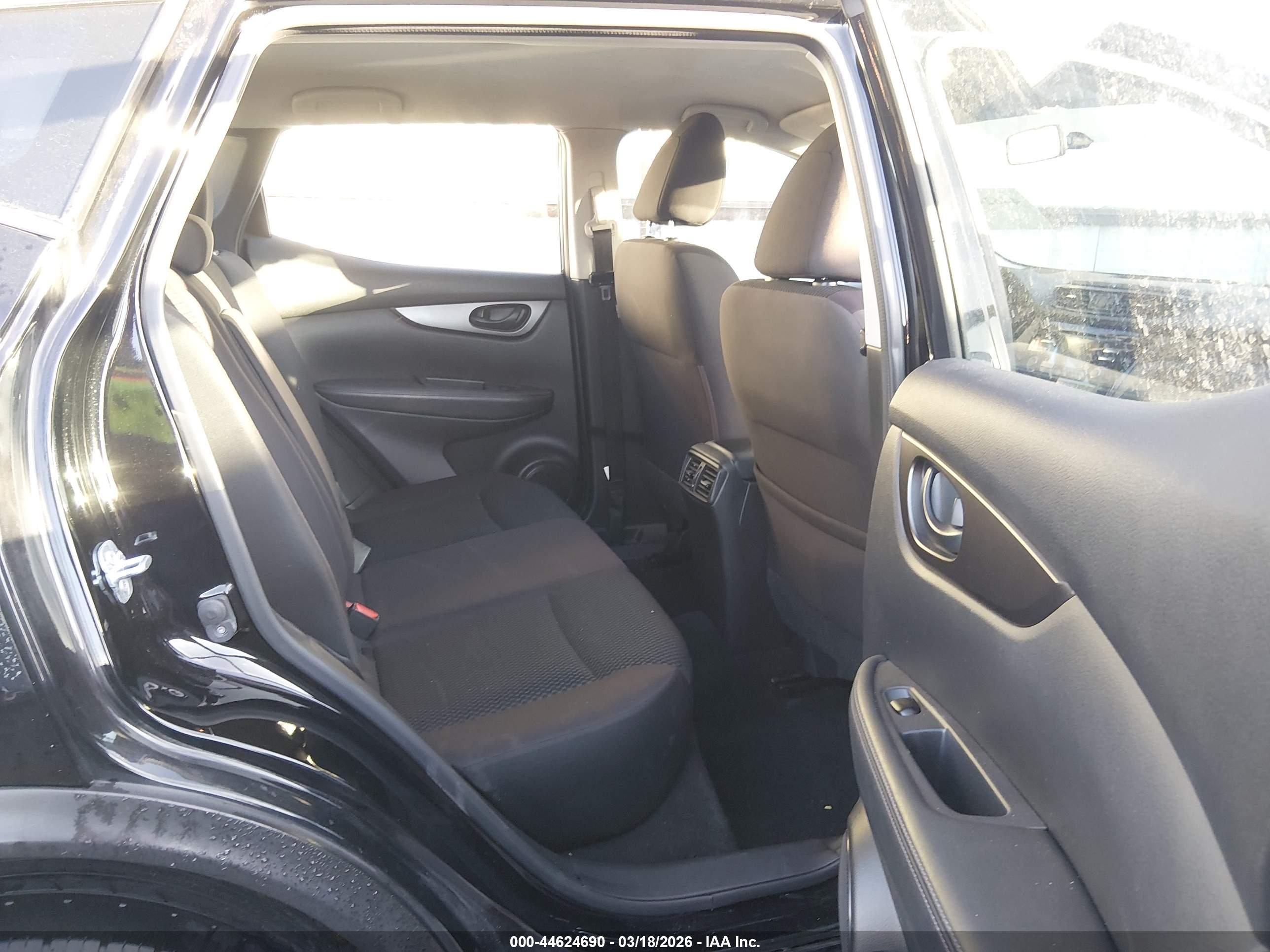 NISSAN ROGUE image 8