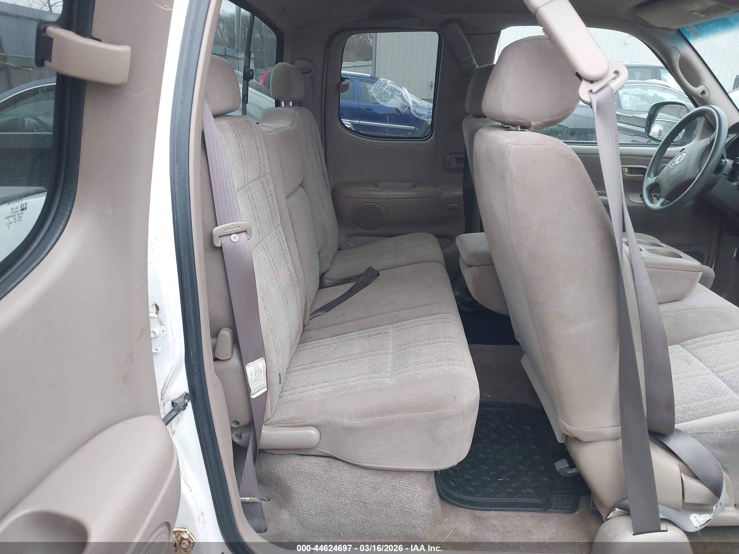 TOYOTA TUNDRA image 8