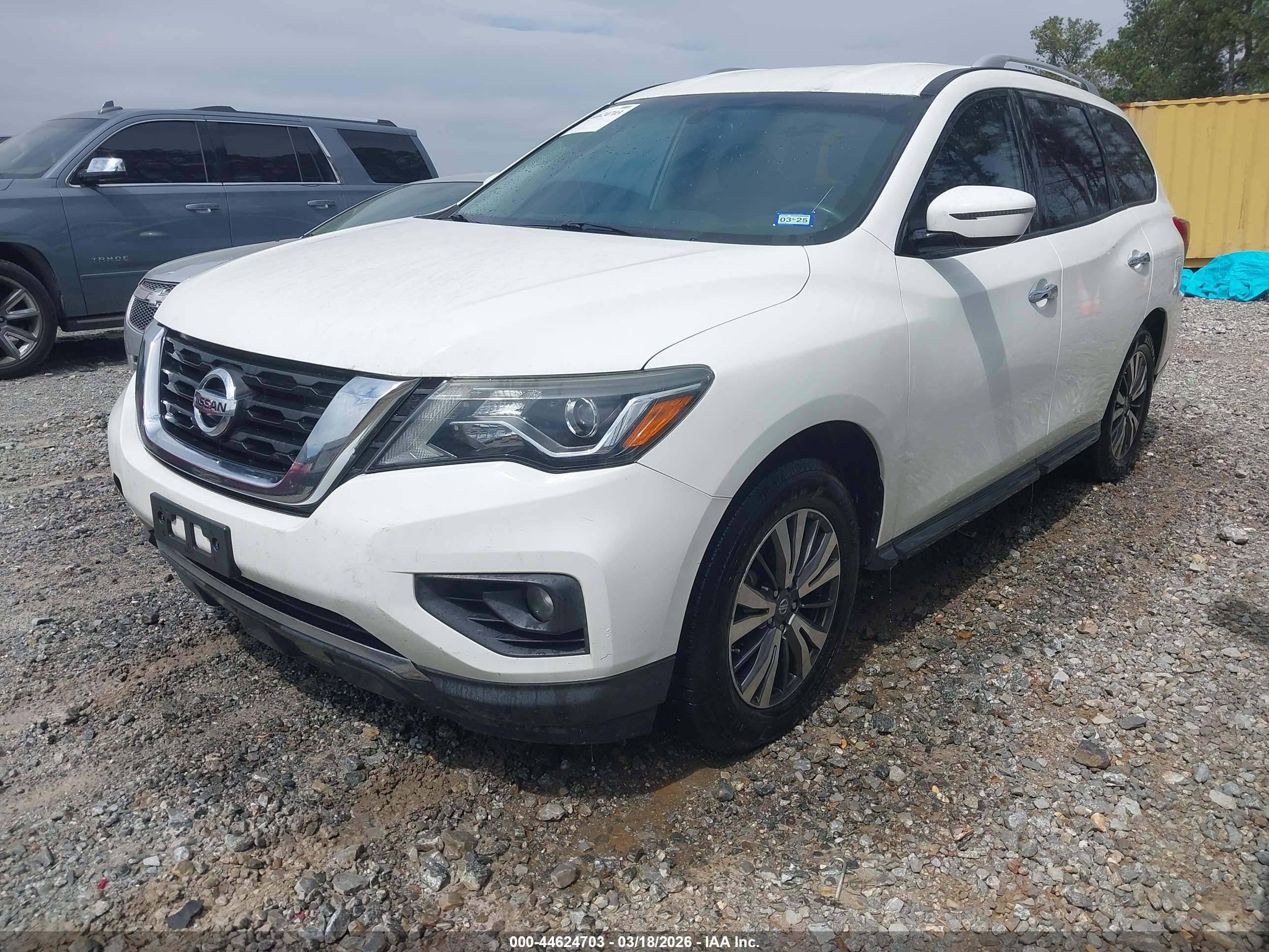 NISSAN PATHFINDER image 2