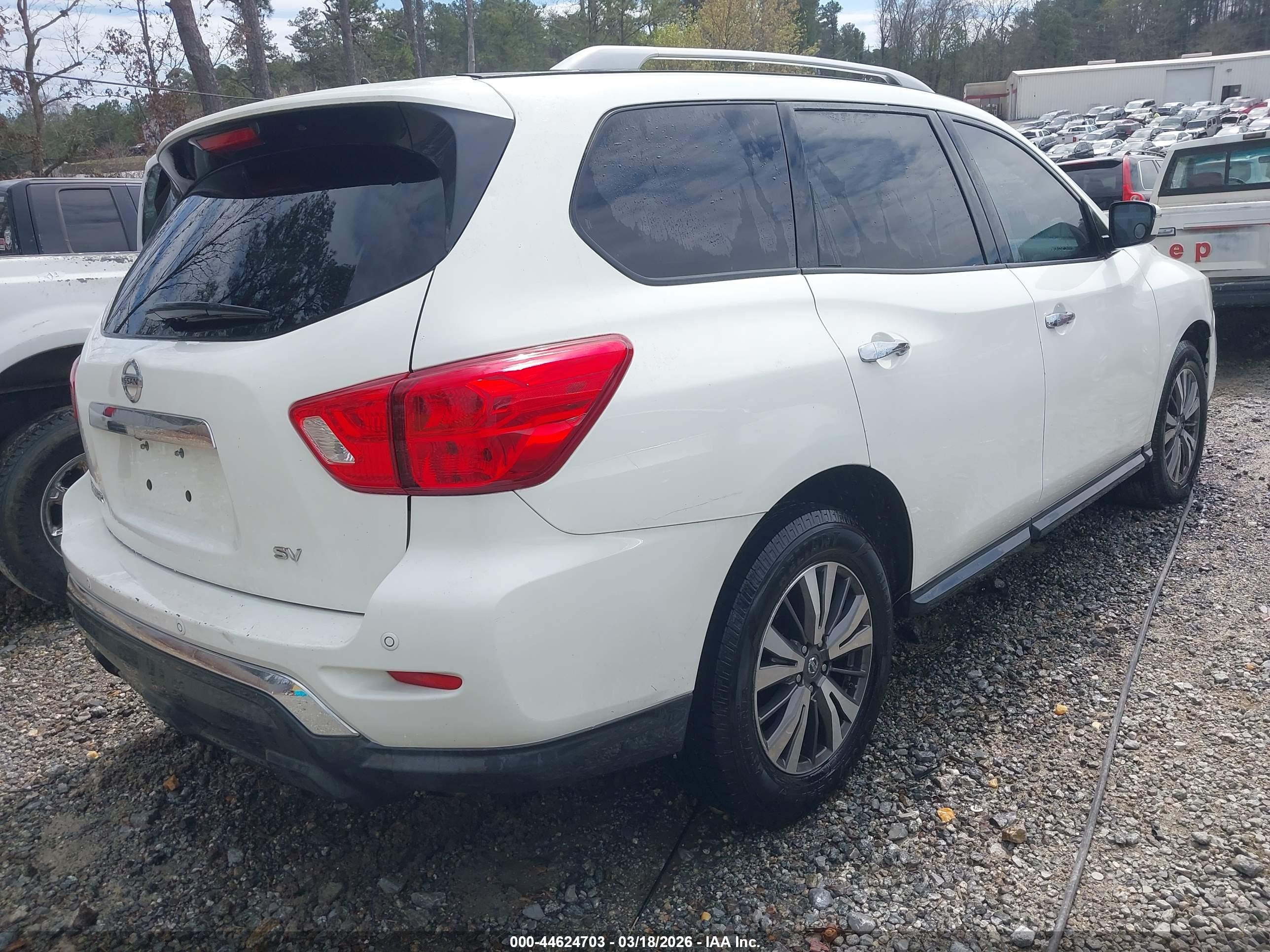 NISSAN PATHFINDER image 4