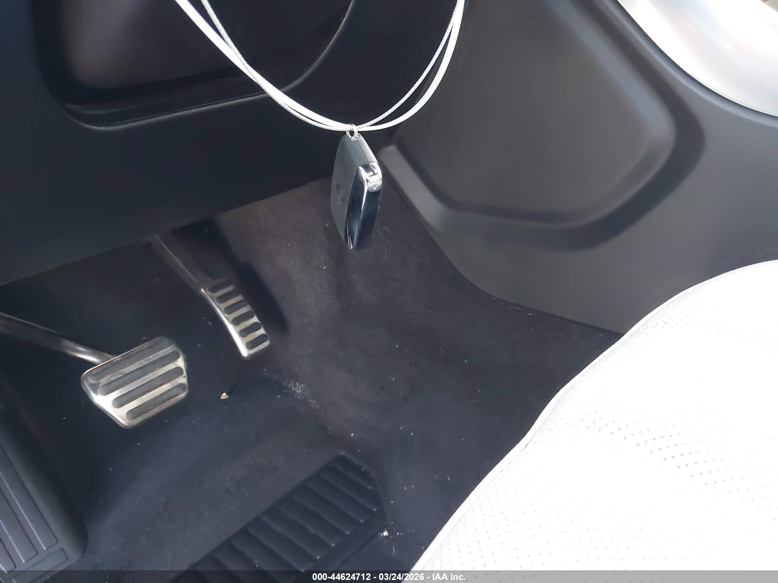 LAND ROVER image 11