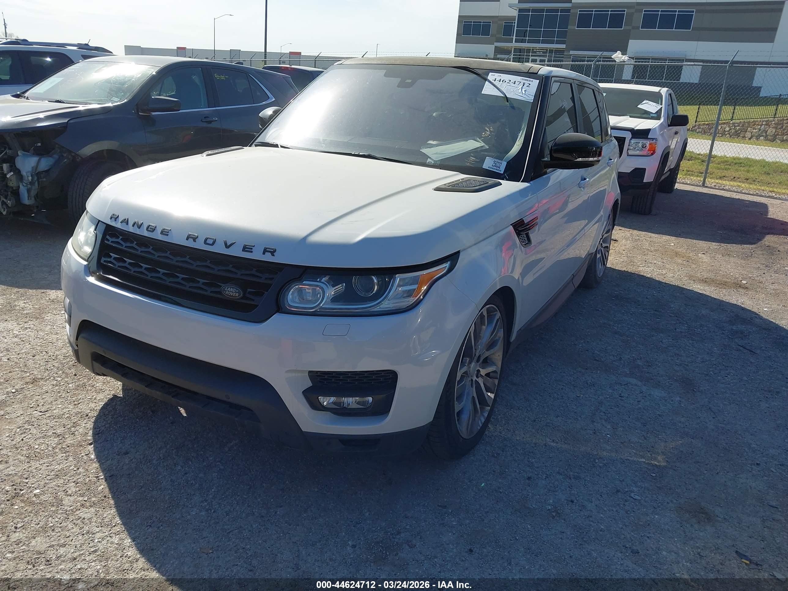 LAND ROVER image 2