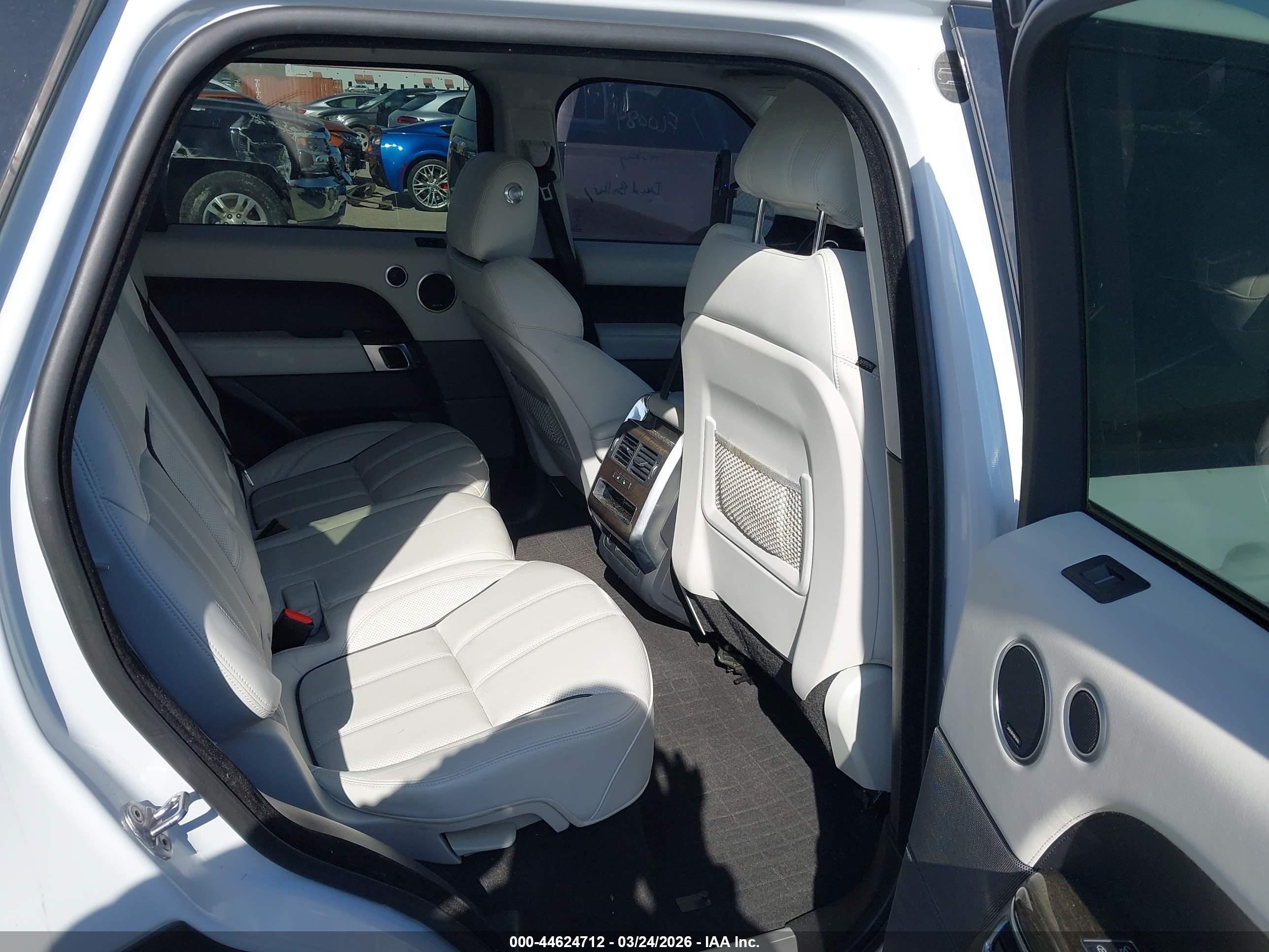 LAND ROVER image 8