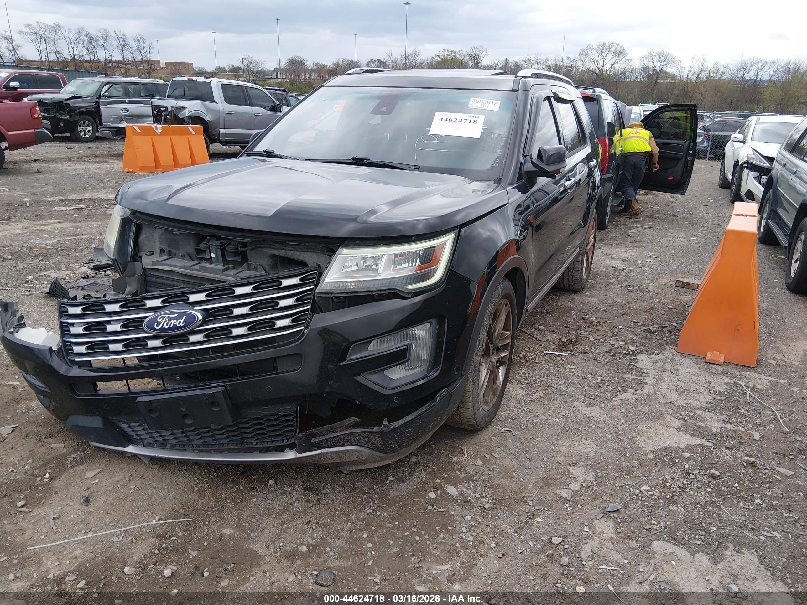 FORD EXPLORER image 2