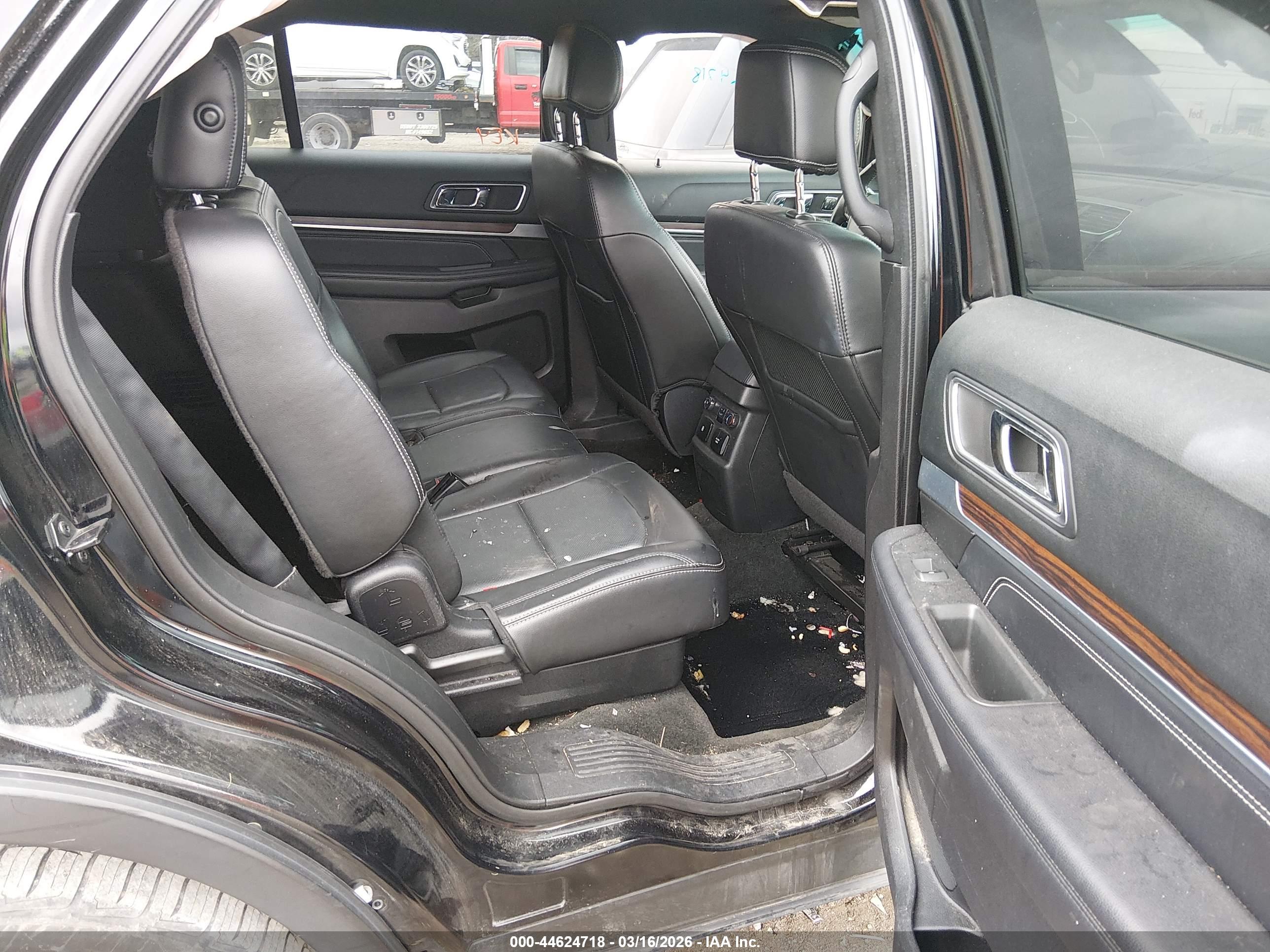 FORD EXPLORER image 8