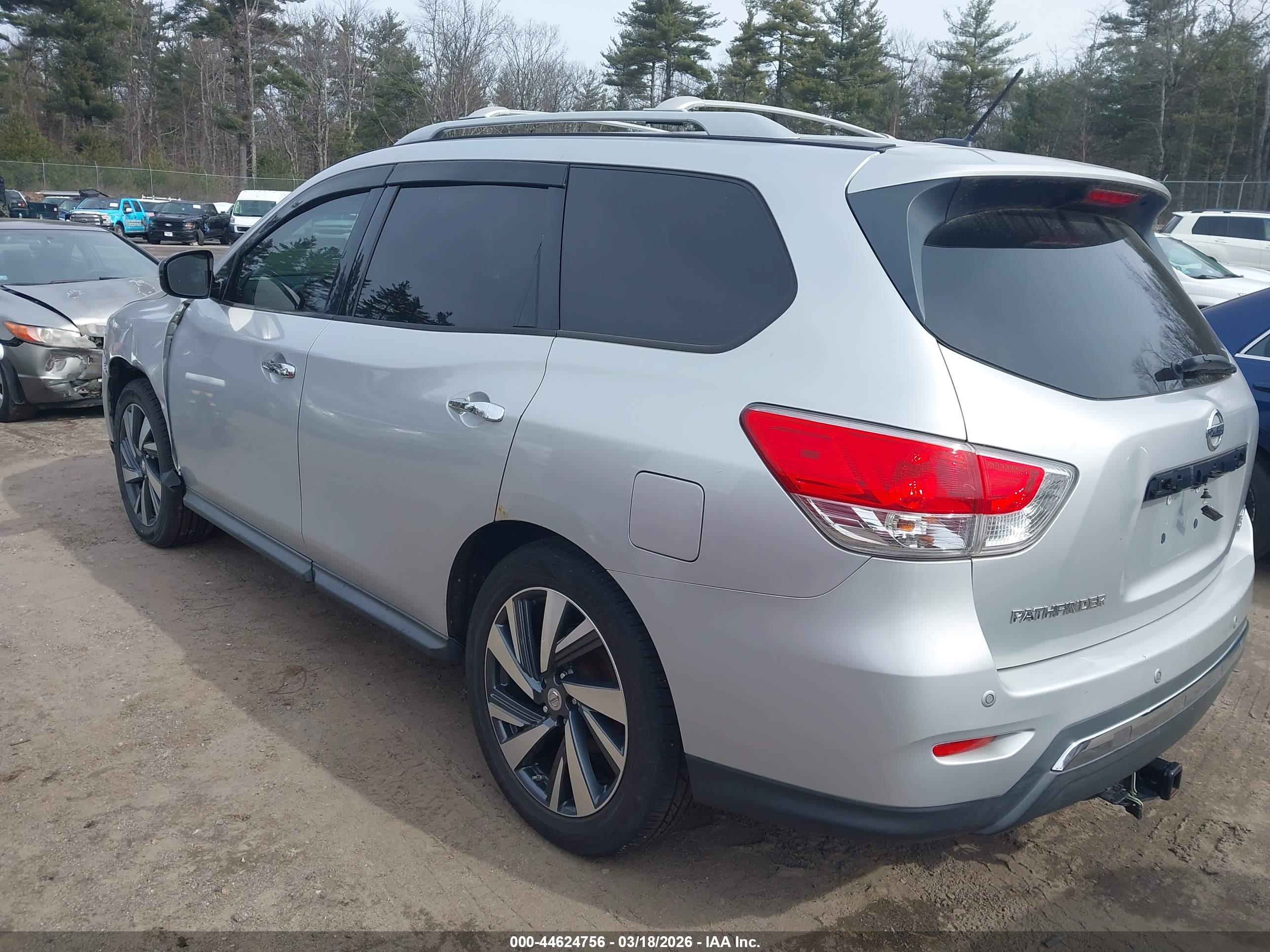 NISSAN PATHFINDER image 3