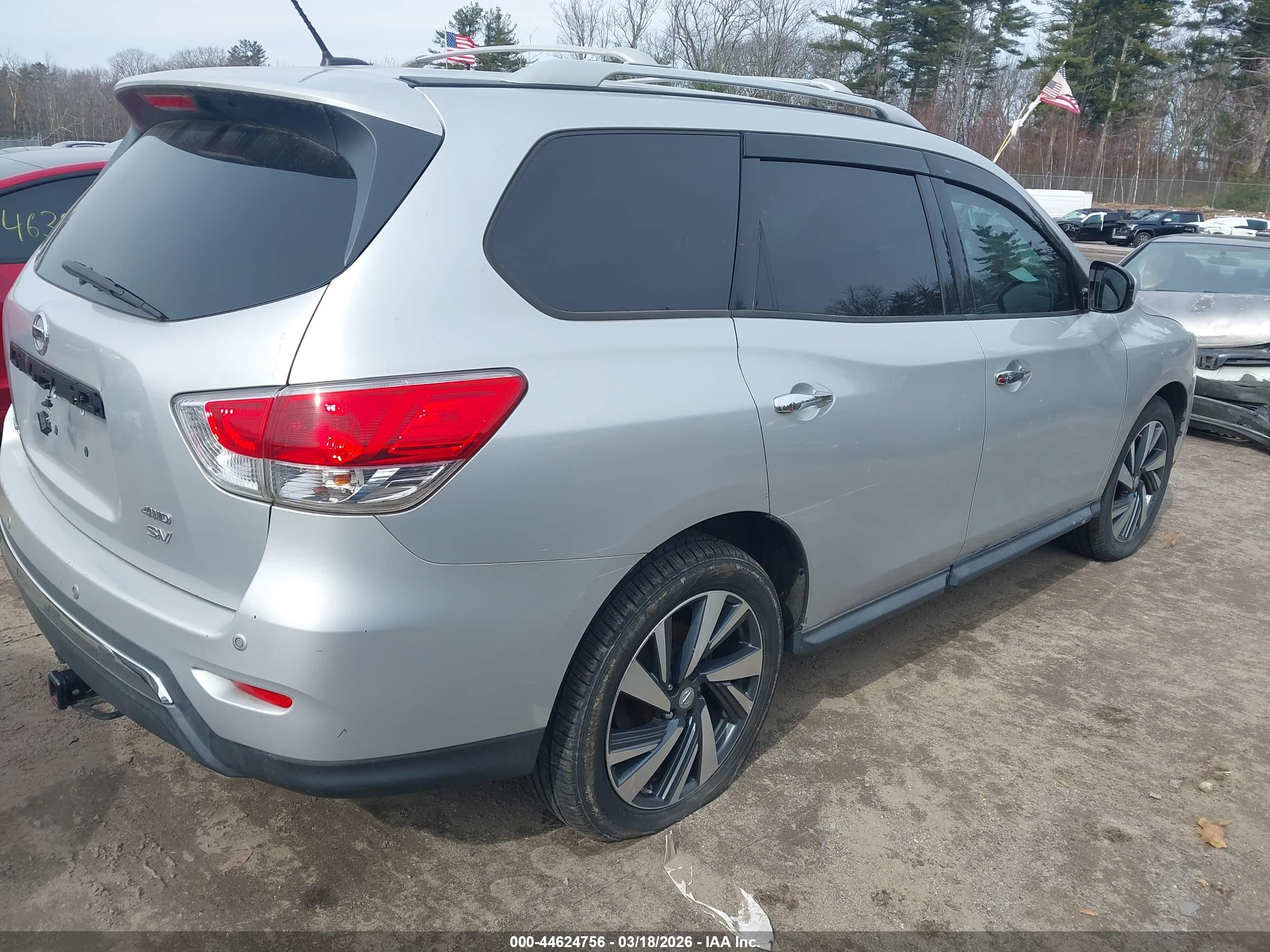 NISSAN PATHFINDER image 4