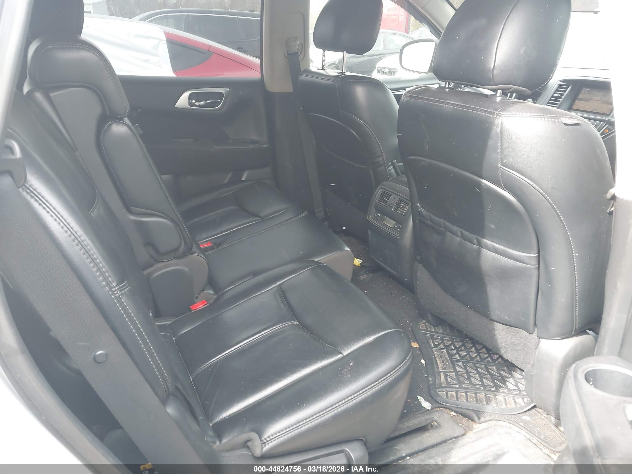 NISSAN PATHFINDER image 8