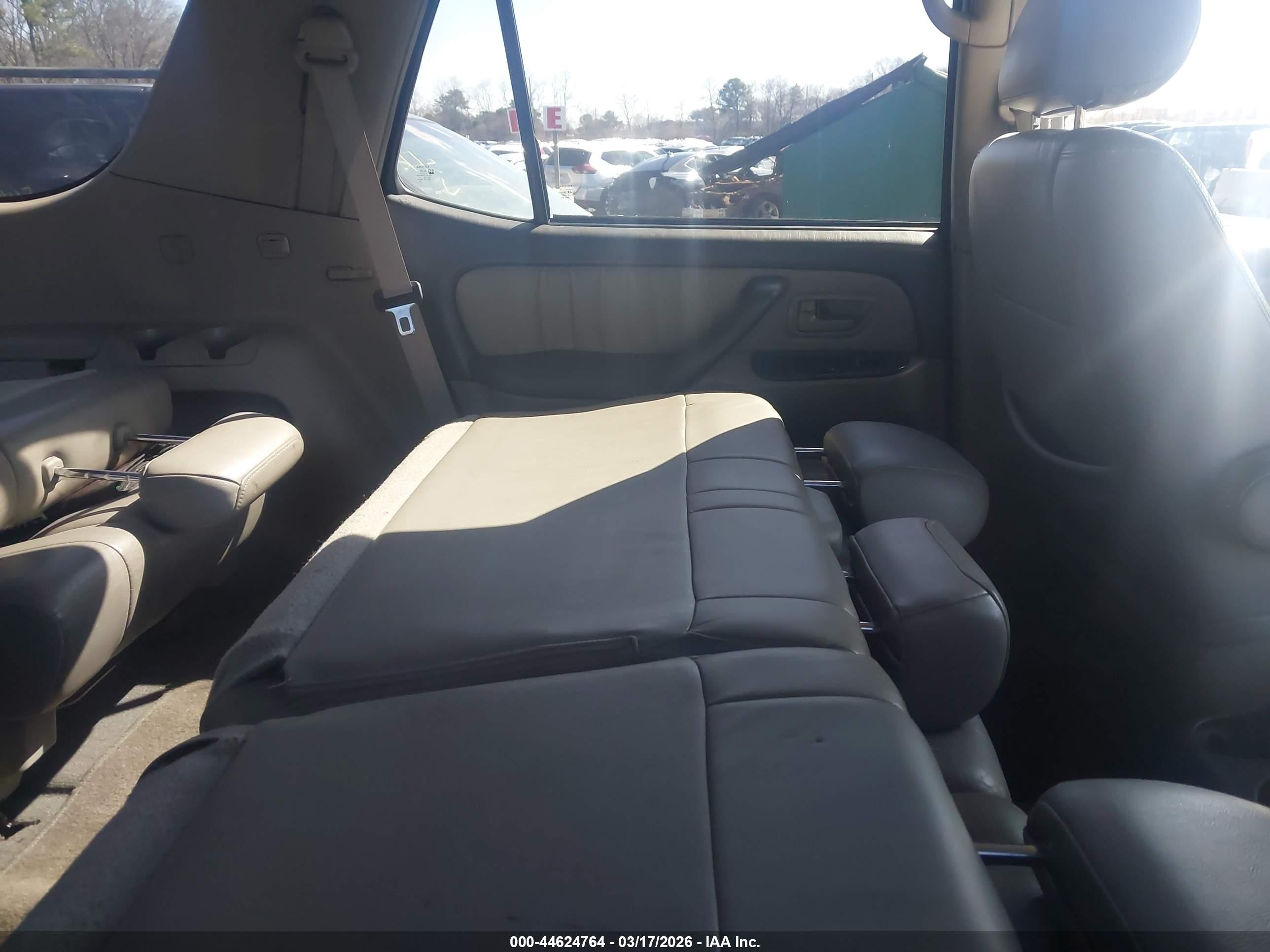 TOYOTA SEQUOIA image 8