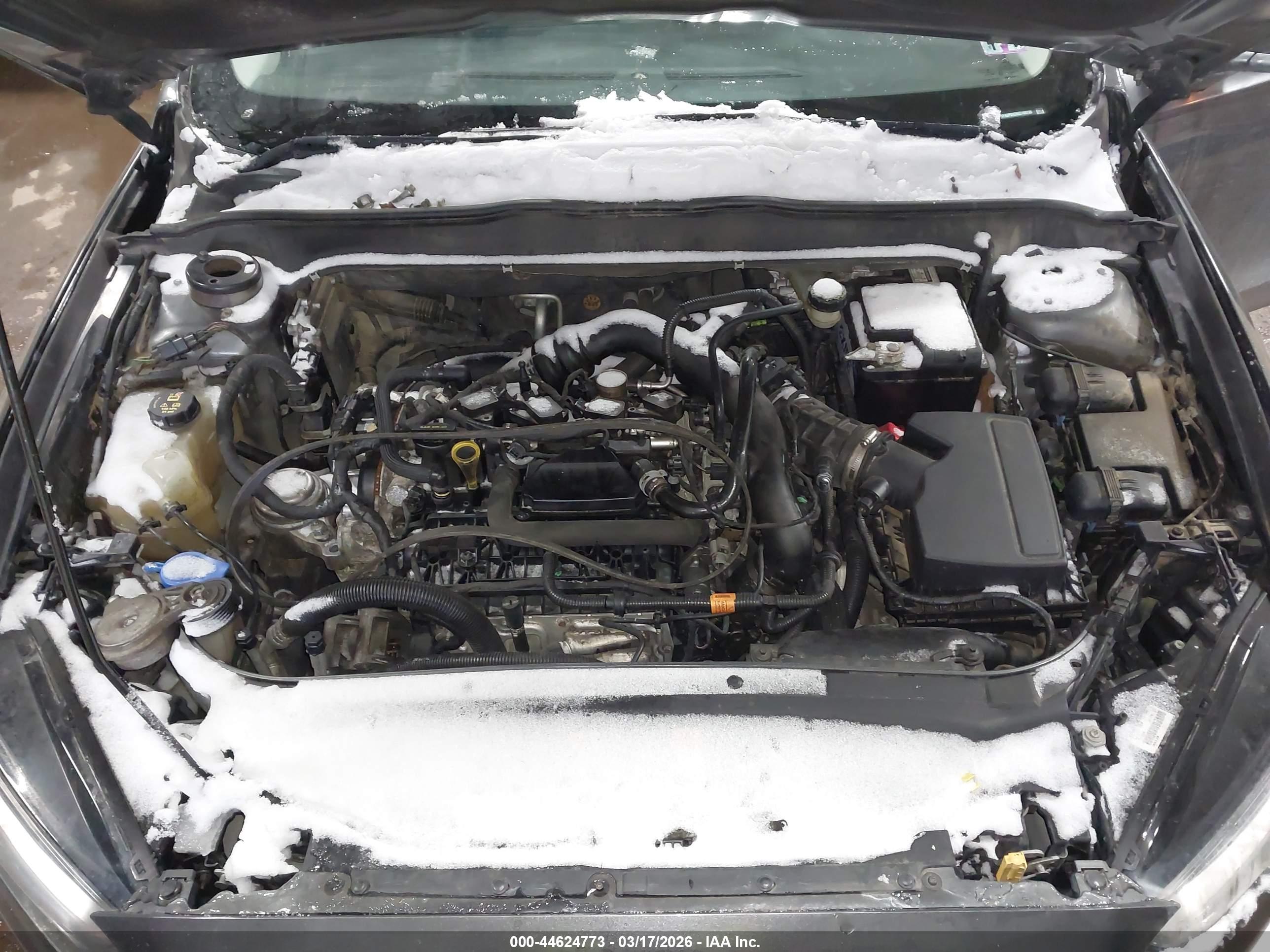 FORD FUSION image 10