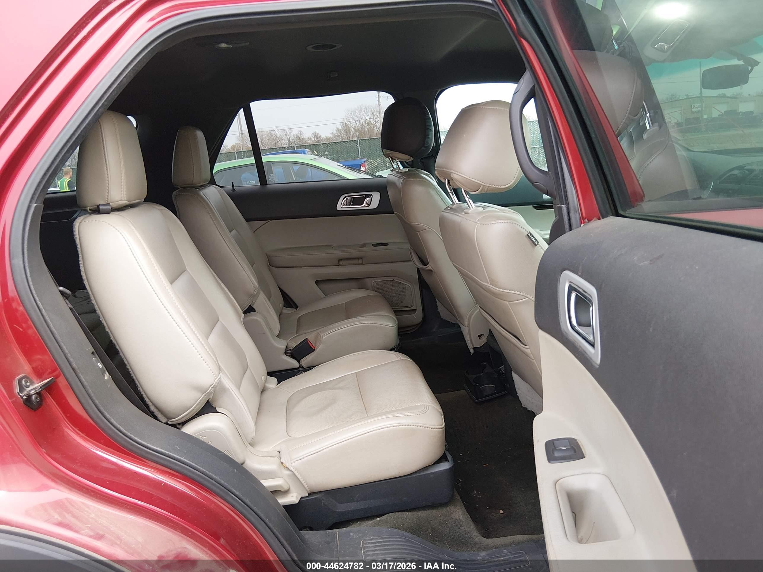 FORD EXPLORER image 8