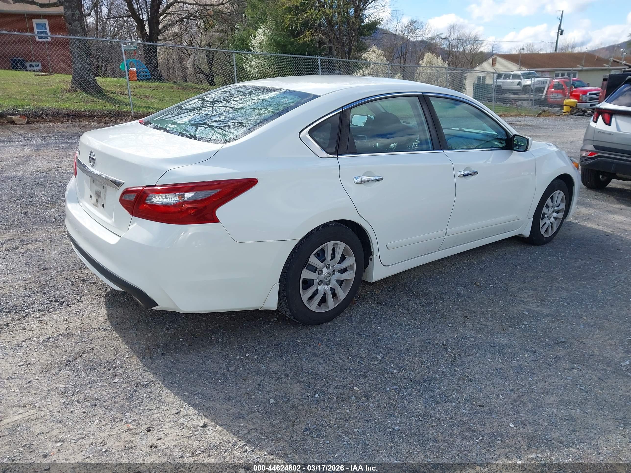NISSAN ALTIMA image 4