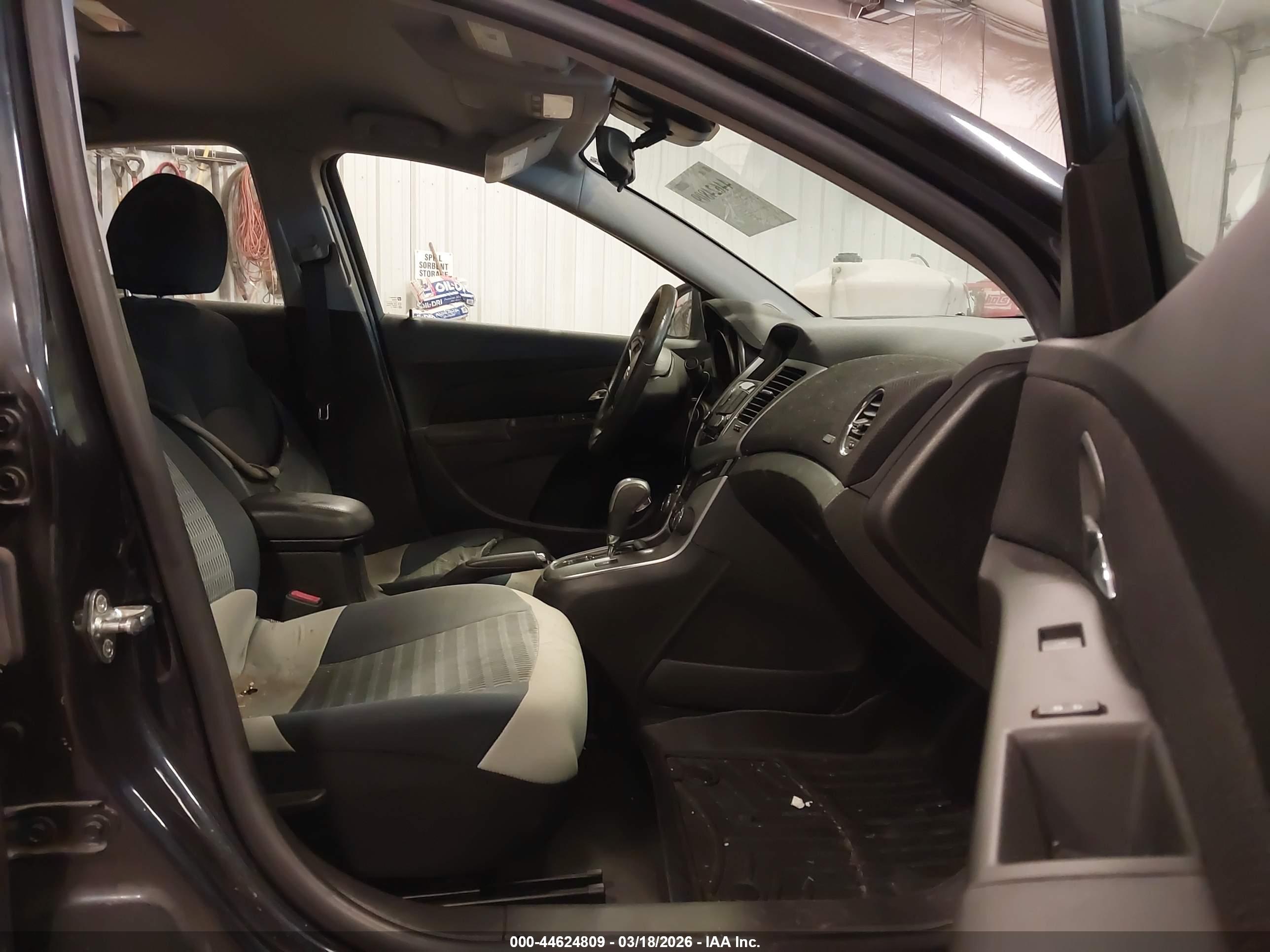 CHEVROLET CRUZE image 5