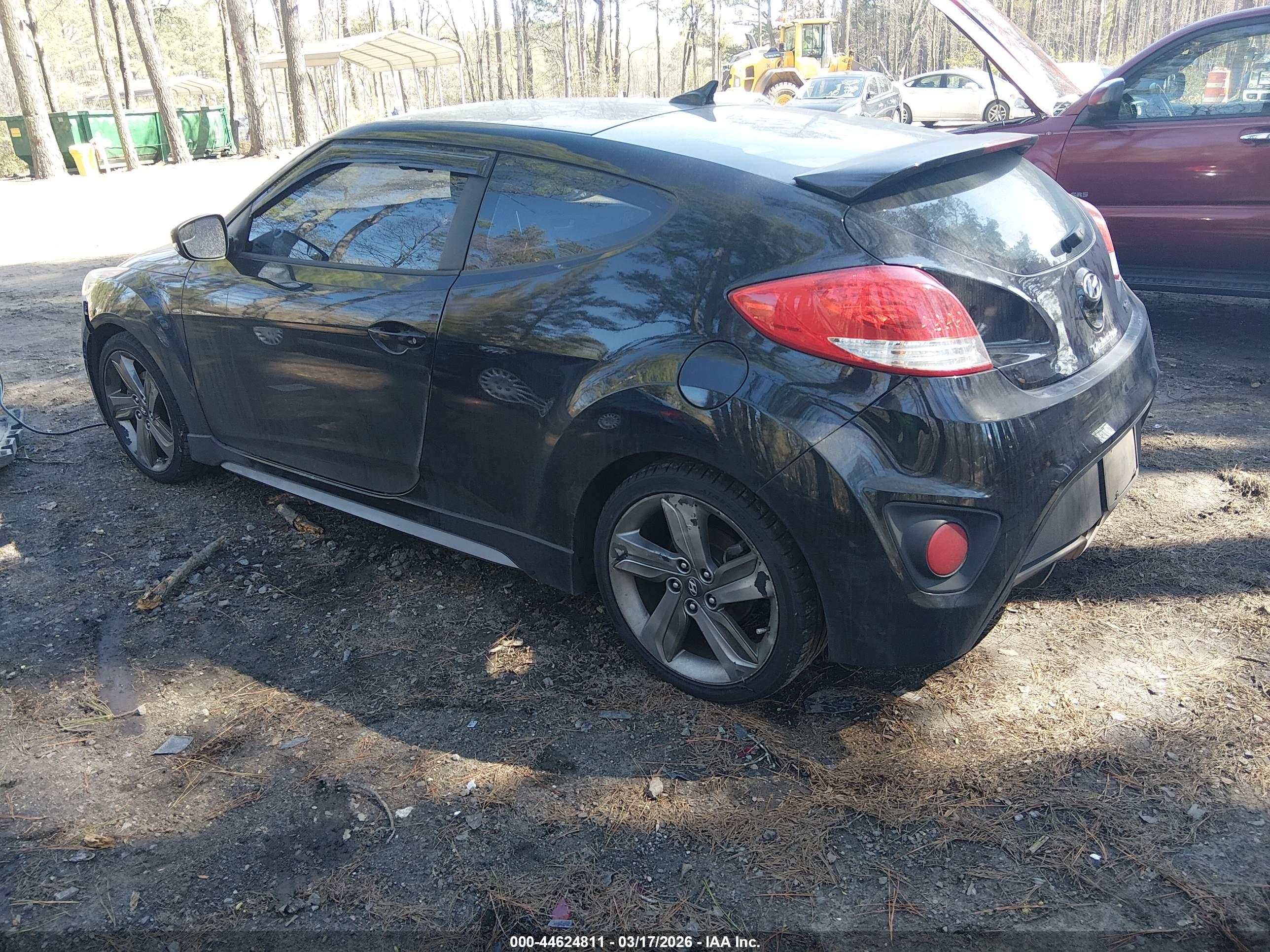 HYUNDAI VELOSTER image 3