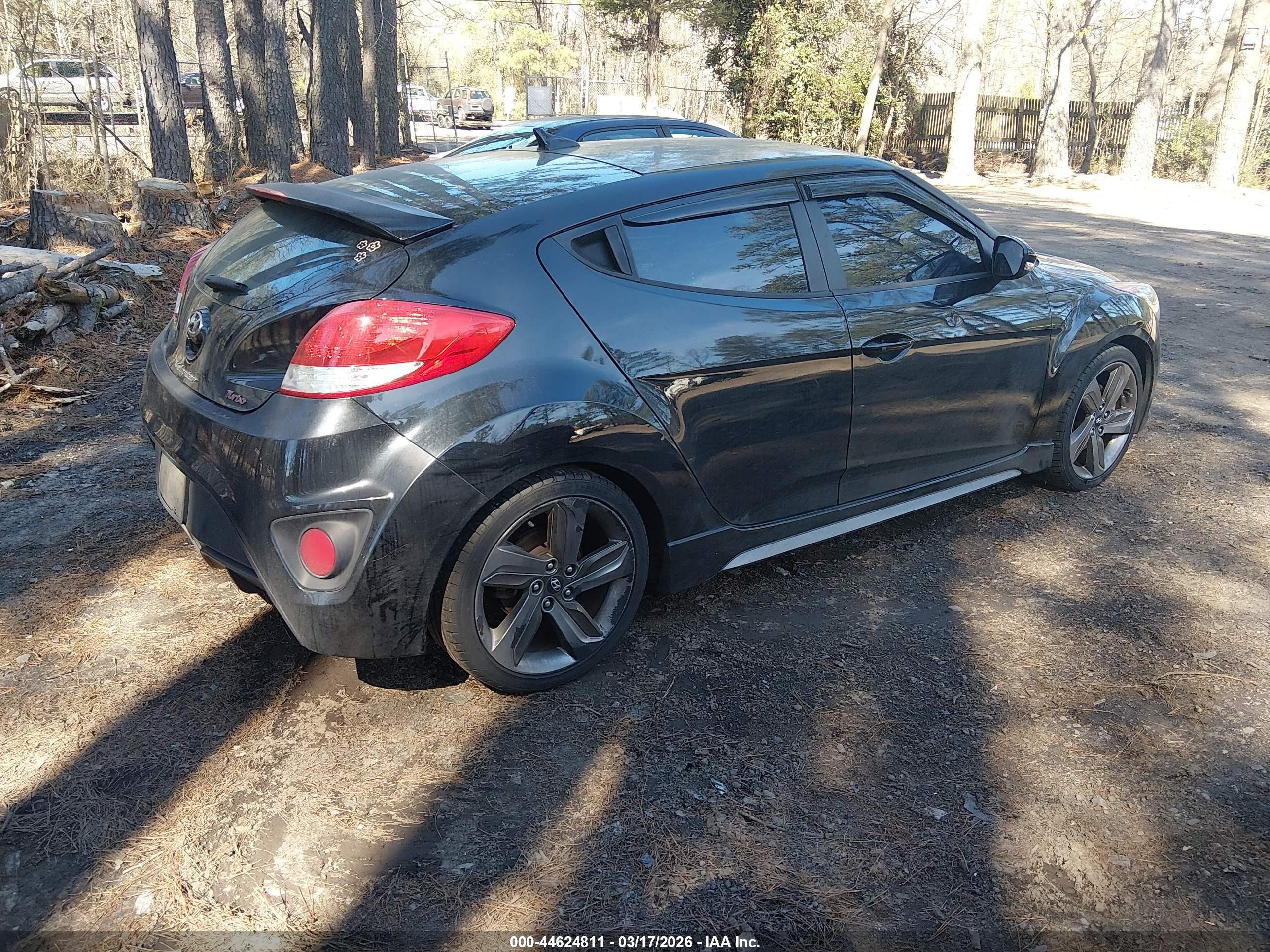 HYUNDAI VELOSTER image 4