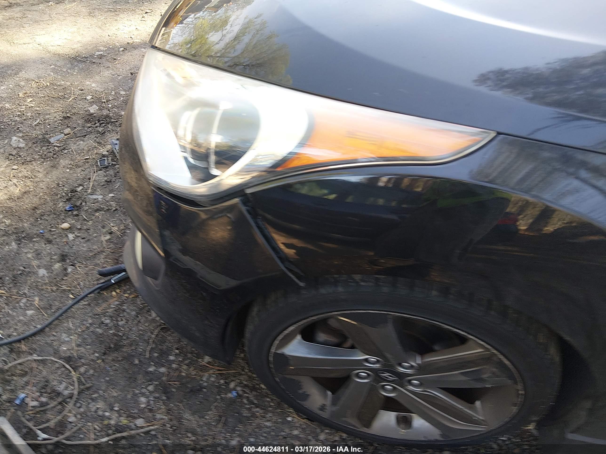 HYUNDAI VELOSTER image 6