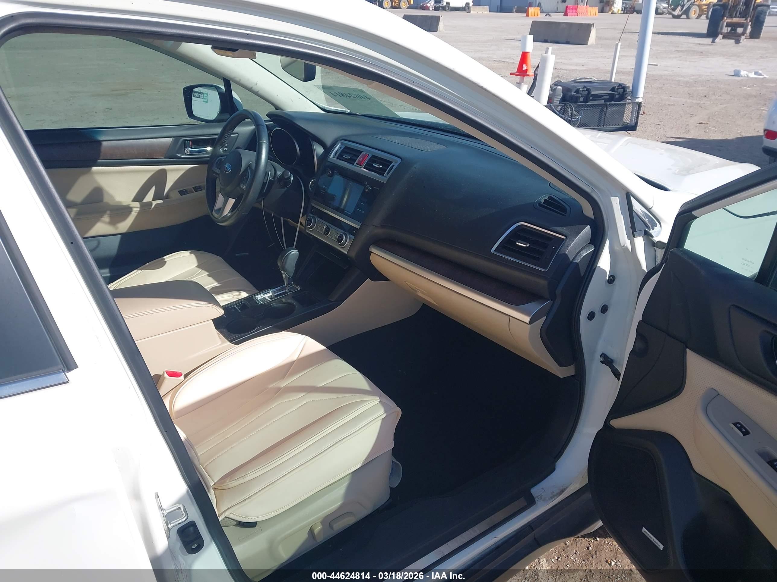 SUBARU OUTBACK image 5