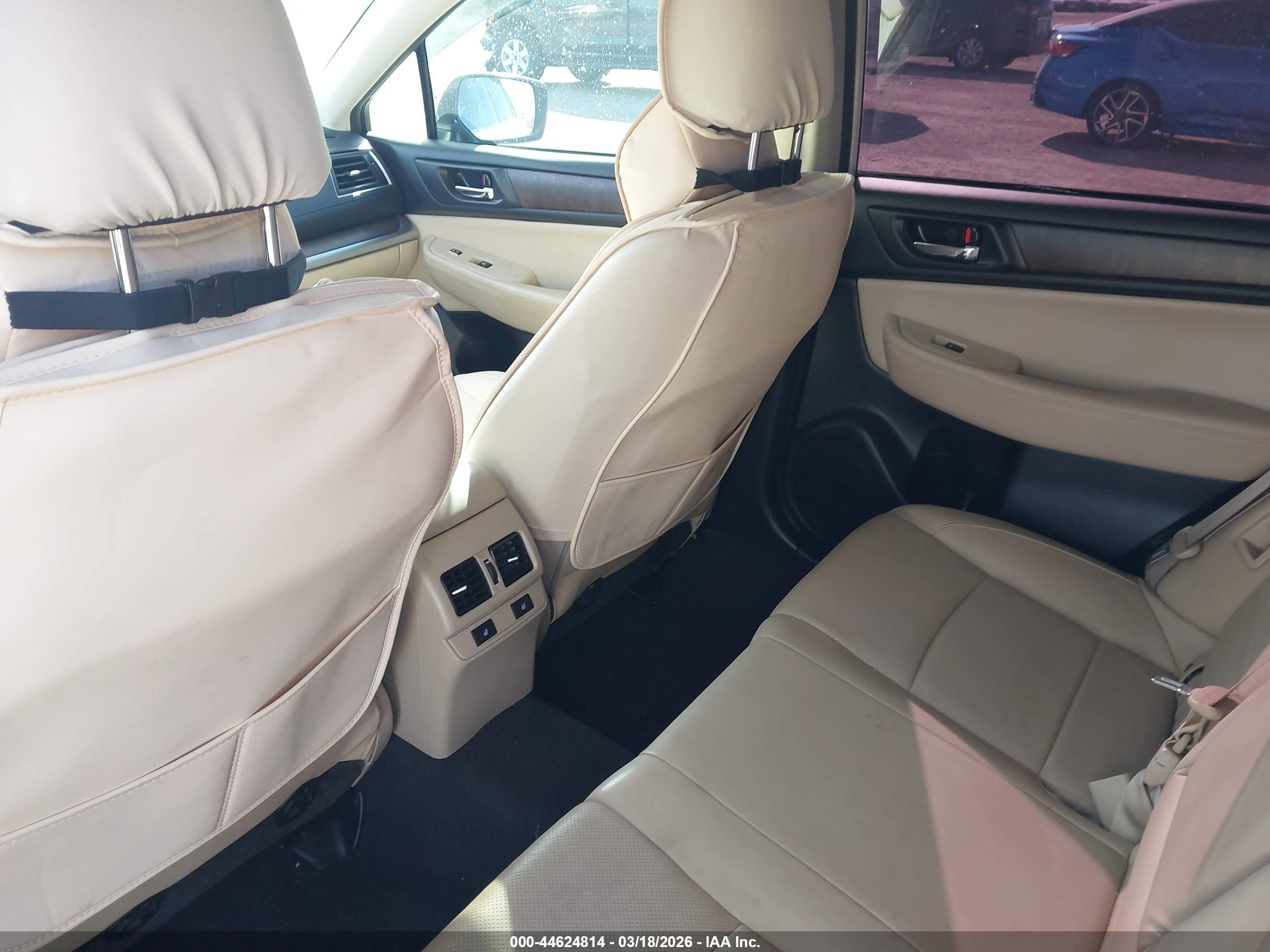 SUBARU OUTBACK image 8