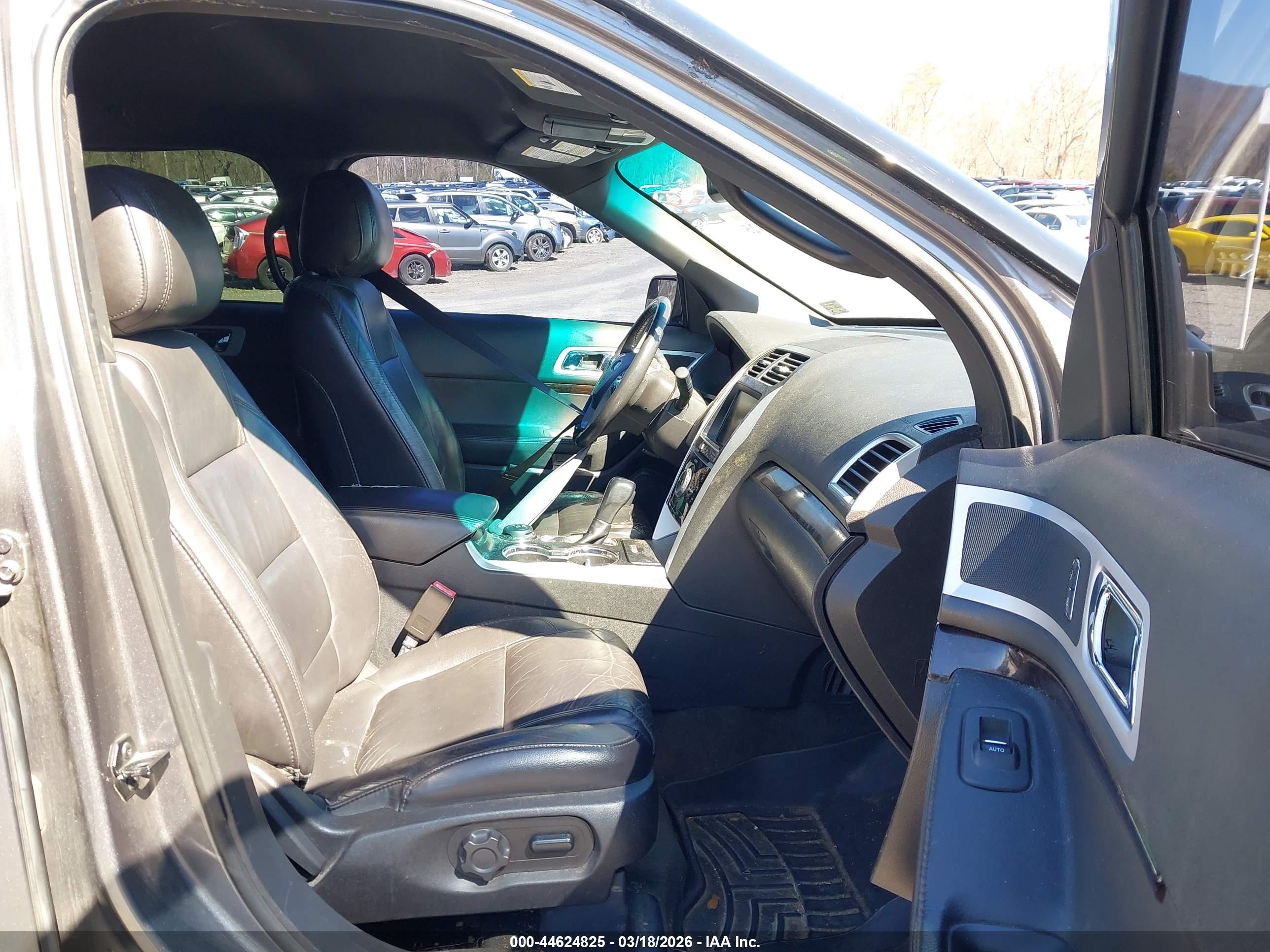 FORD EXPLORER image 5