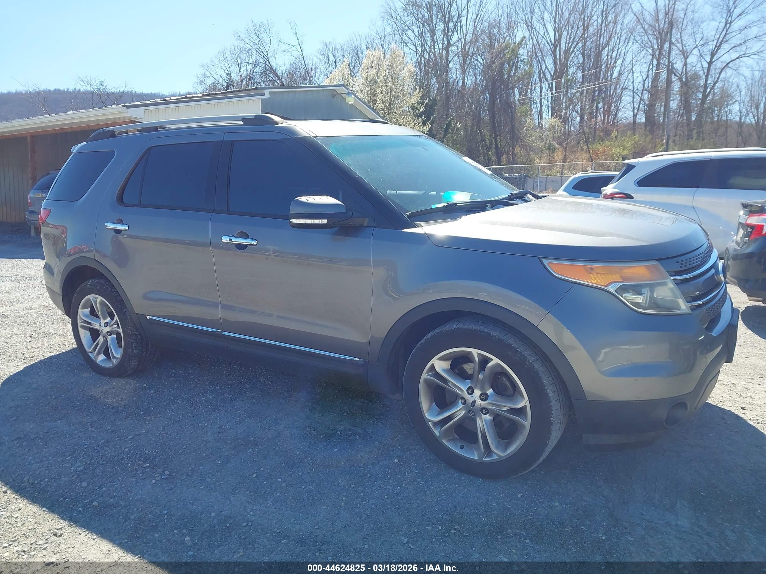 FORD EXPLORER image 6