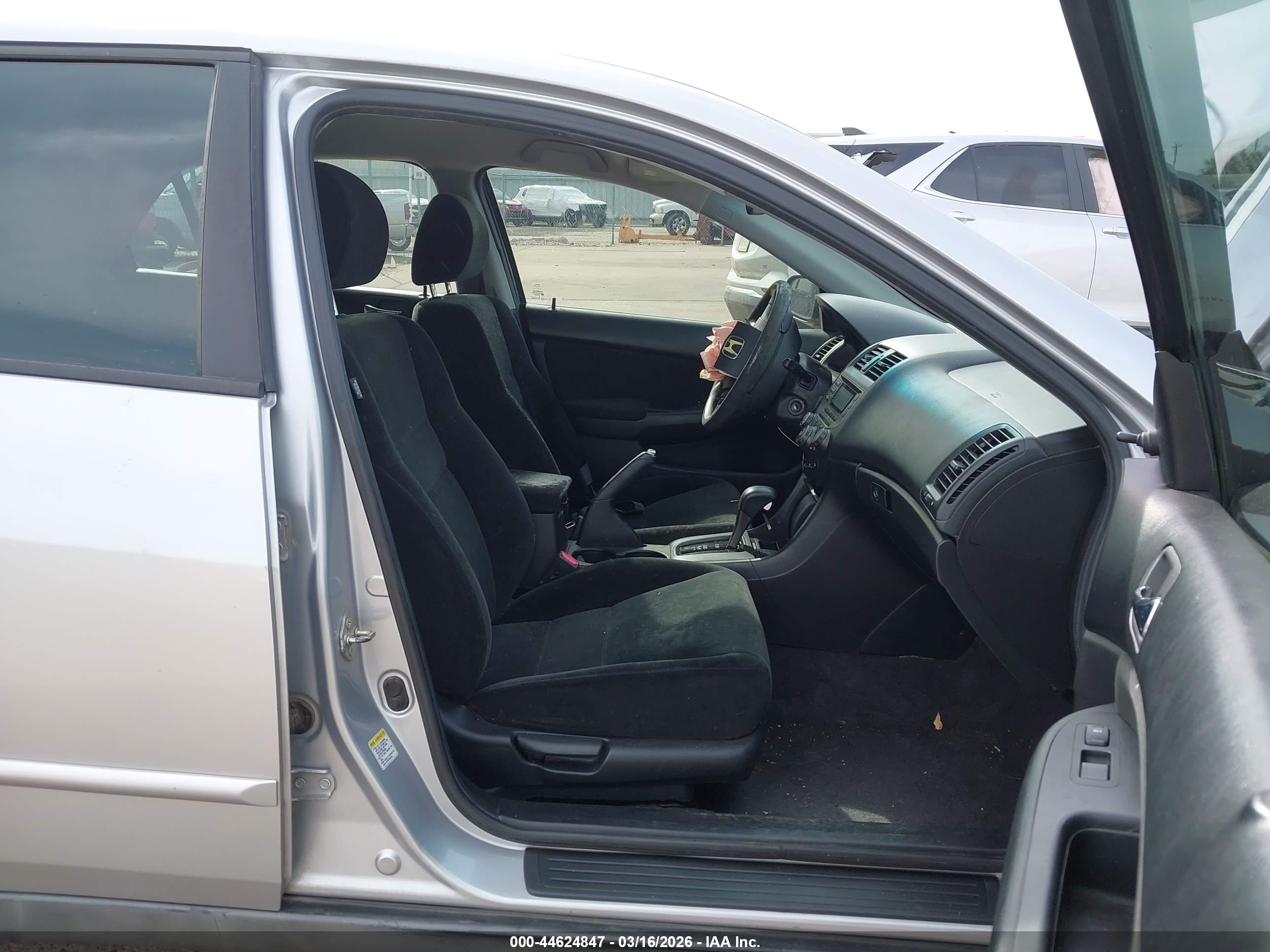 HONDA ACCORD image 5