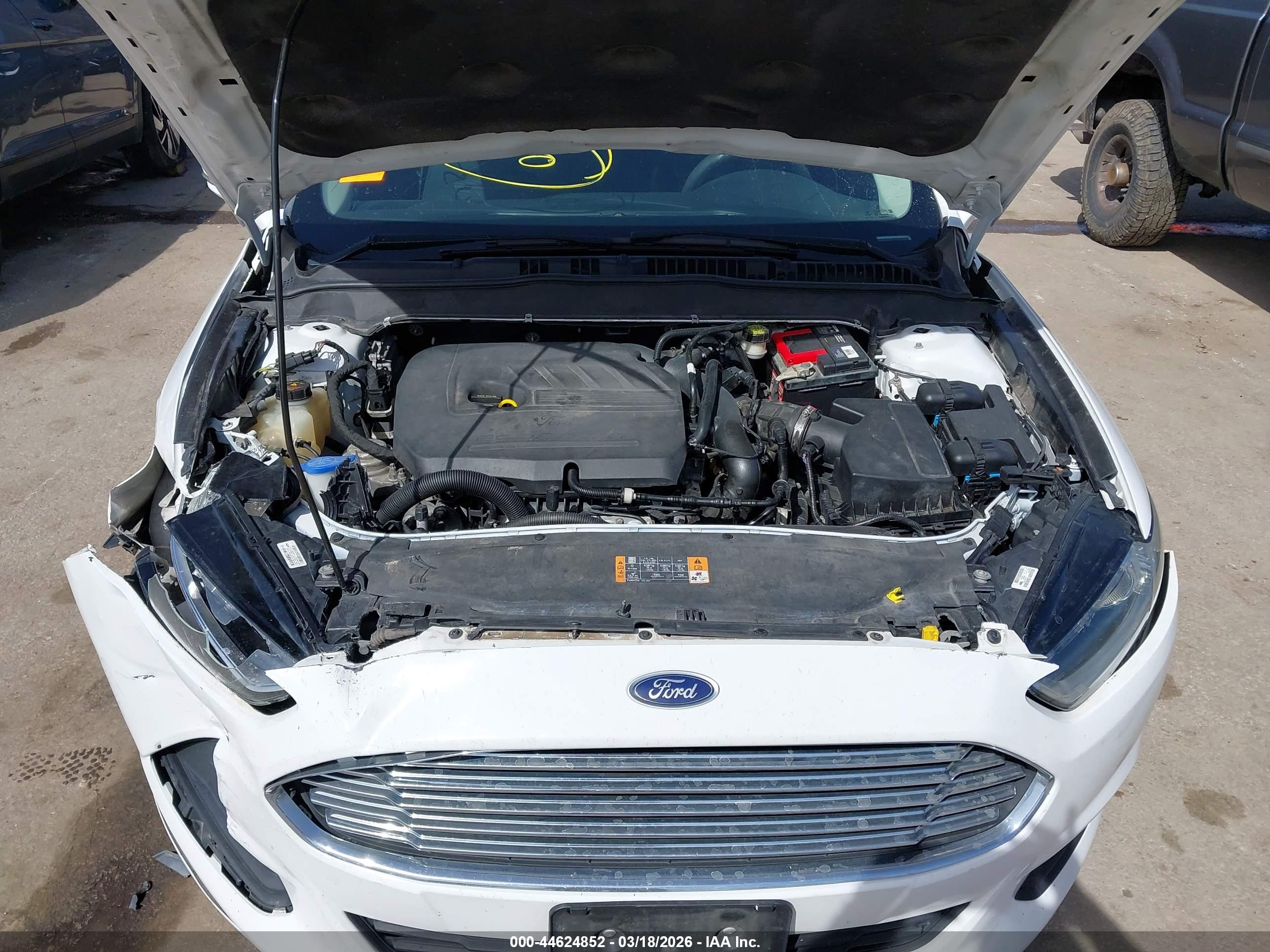 FORD FUSION image 10