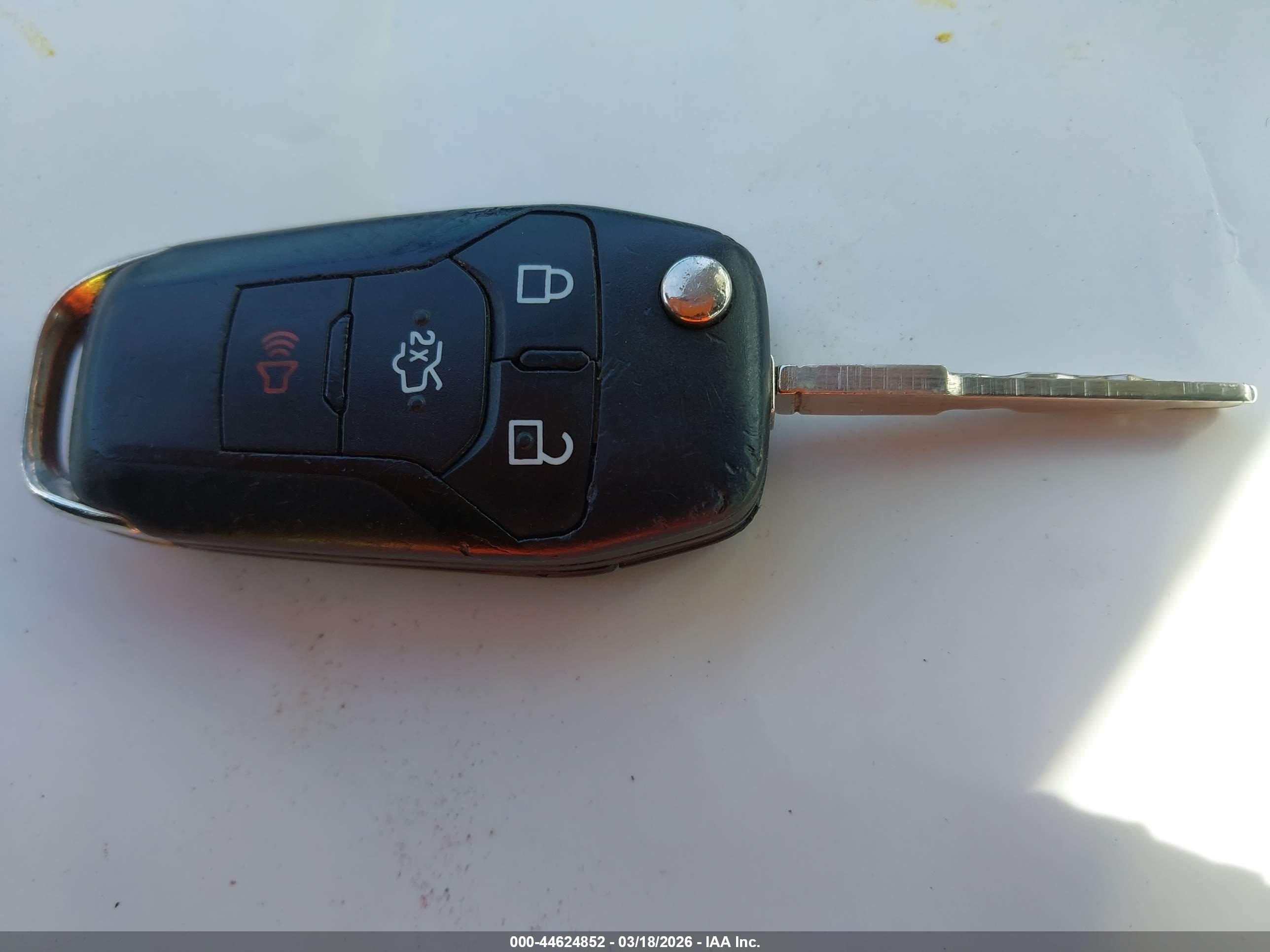 FORD FUSION image 11
