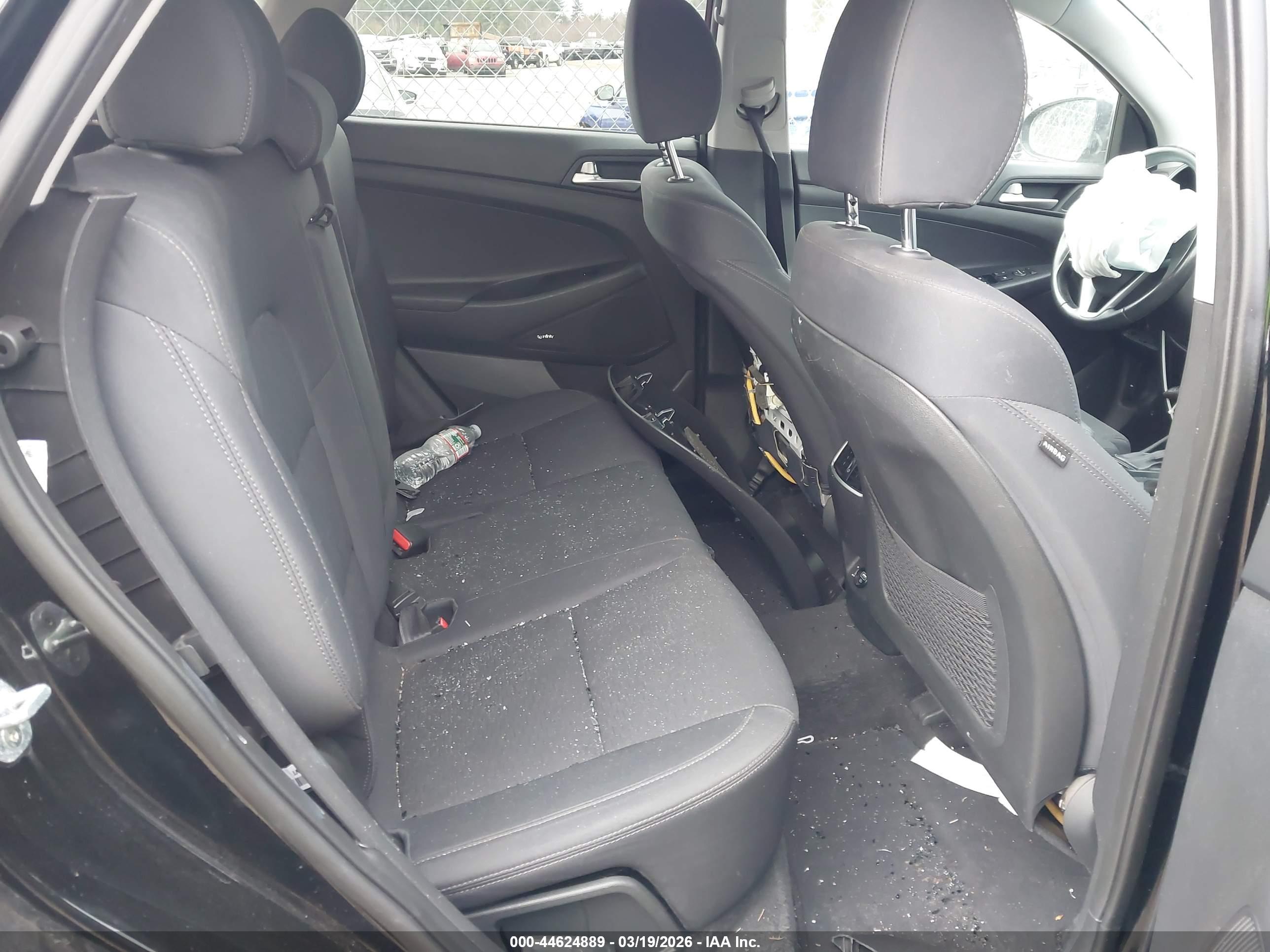 HYUNDAI TUCSON image 8