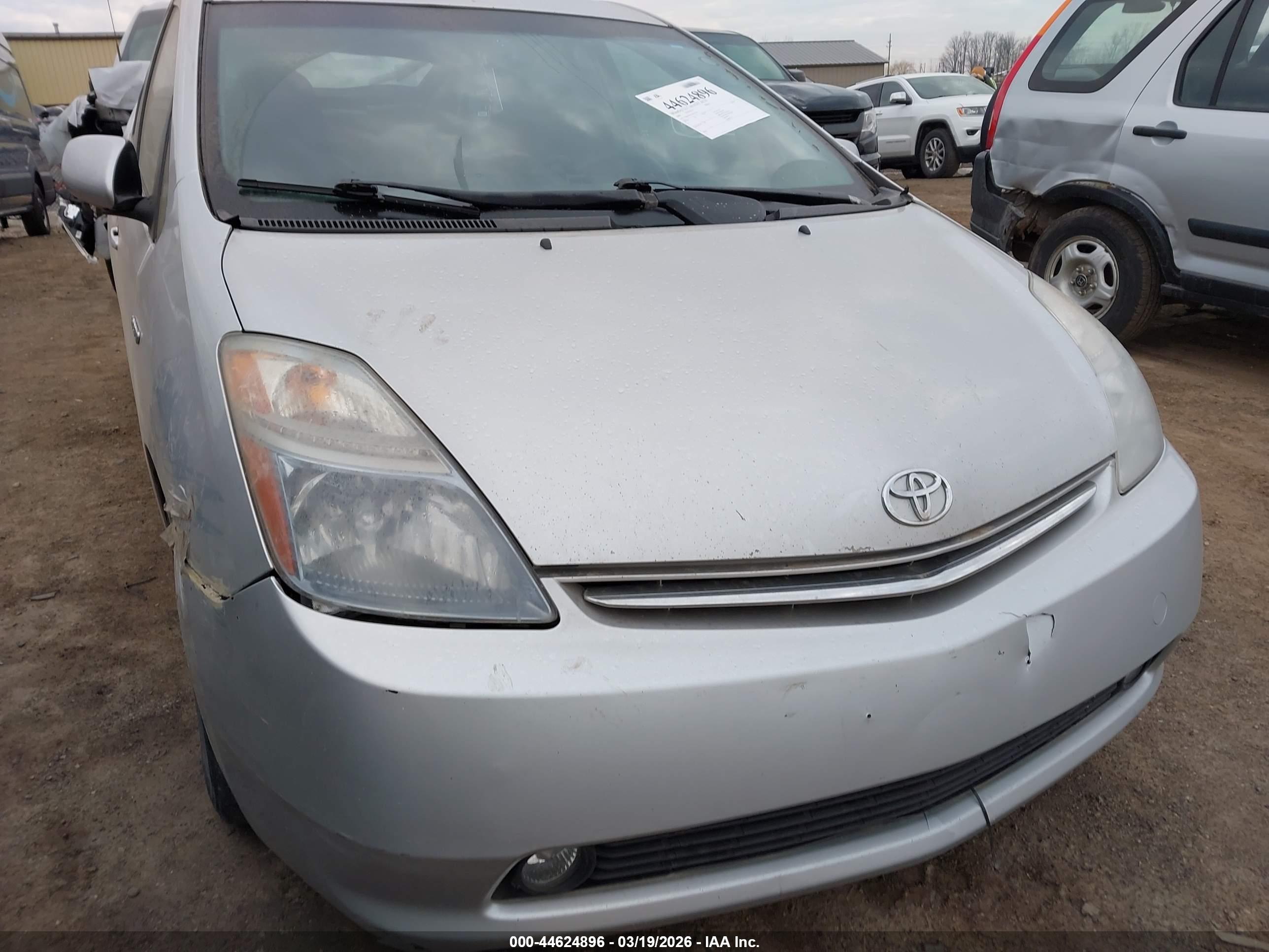 TOYOTA PRIUS image 6