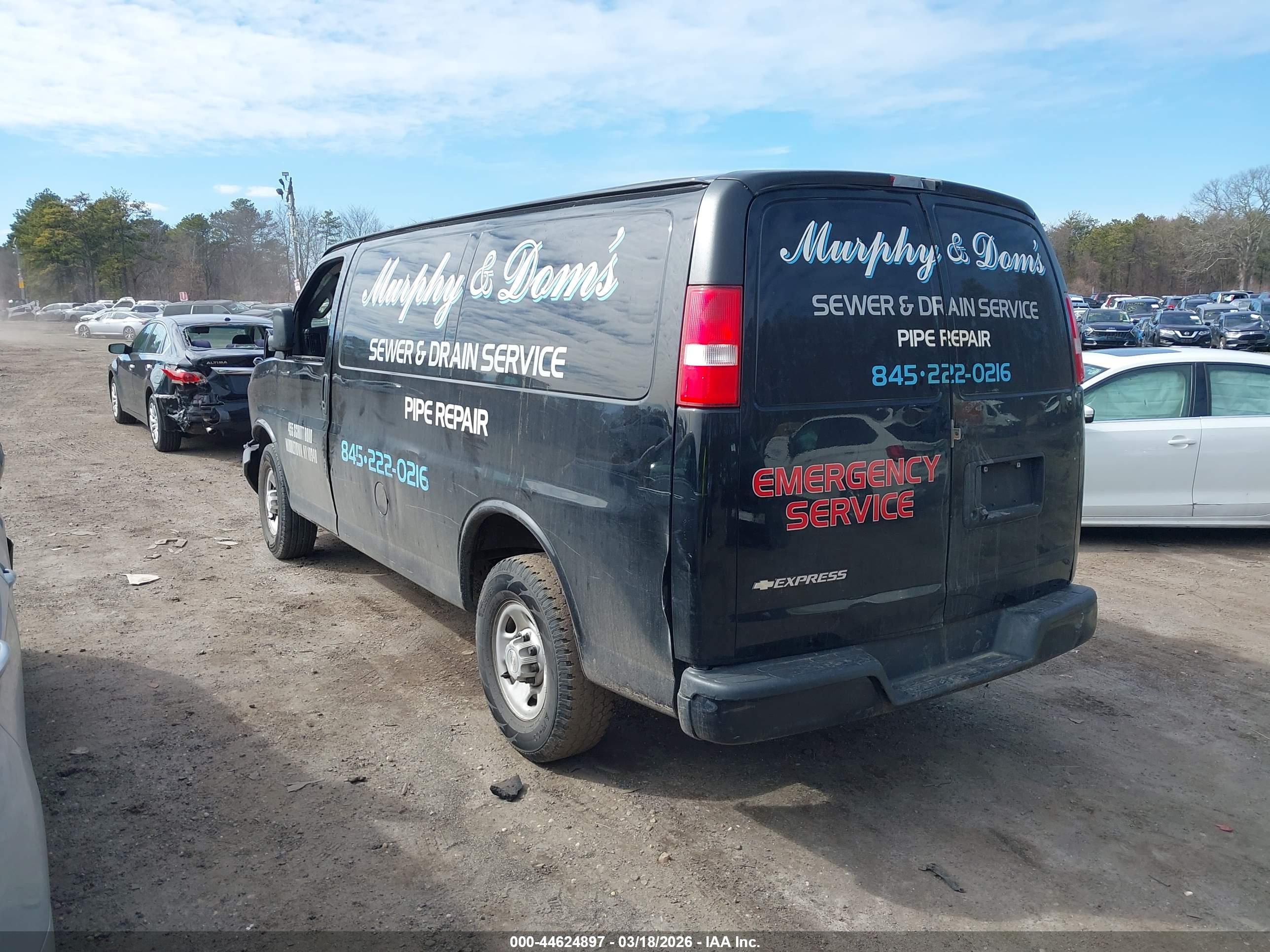 CHEVROLET EXPRESS image 3