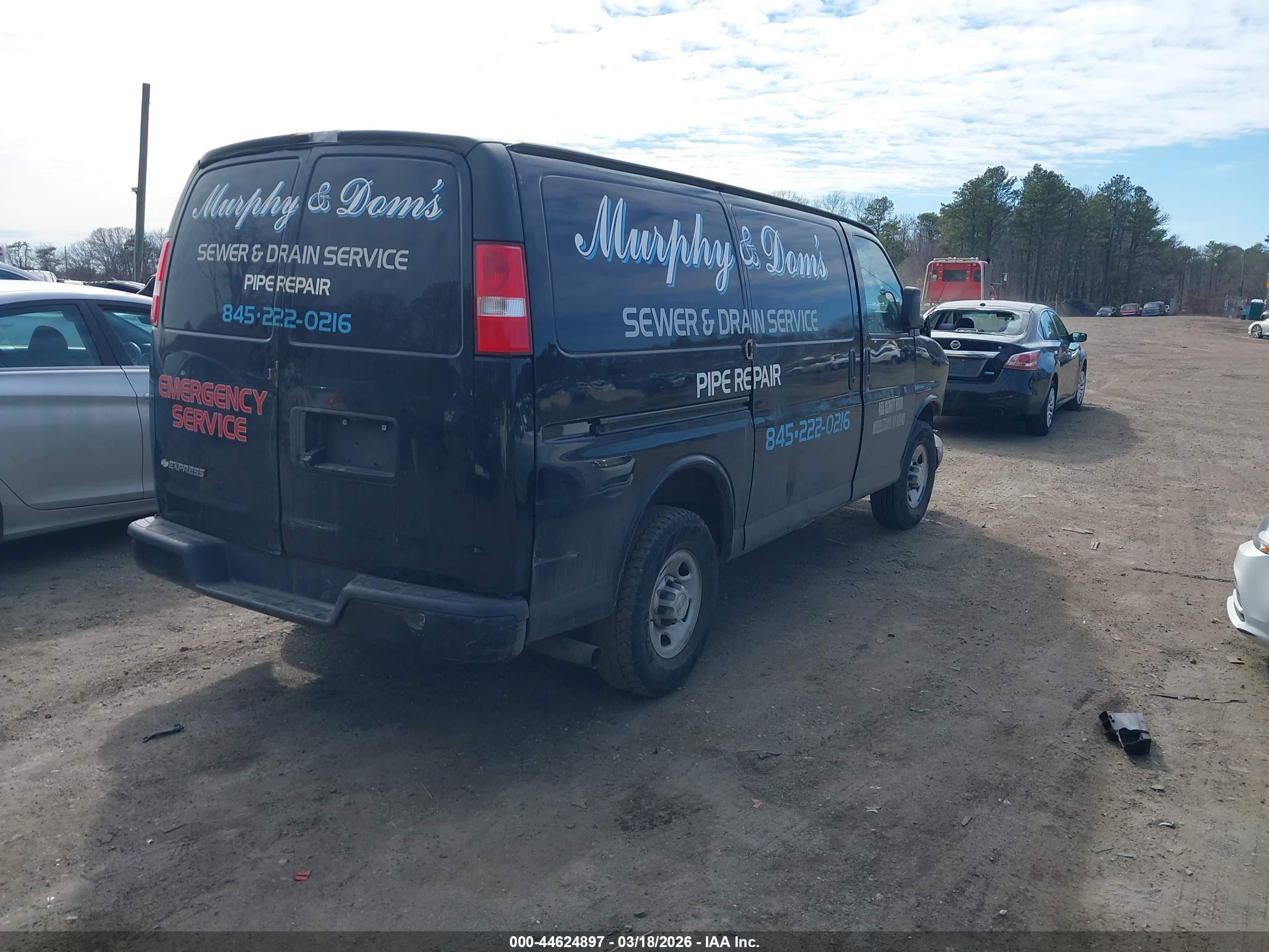 CHEVROLET EXPRESS image 4