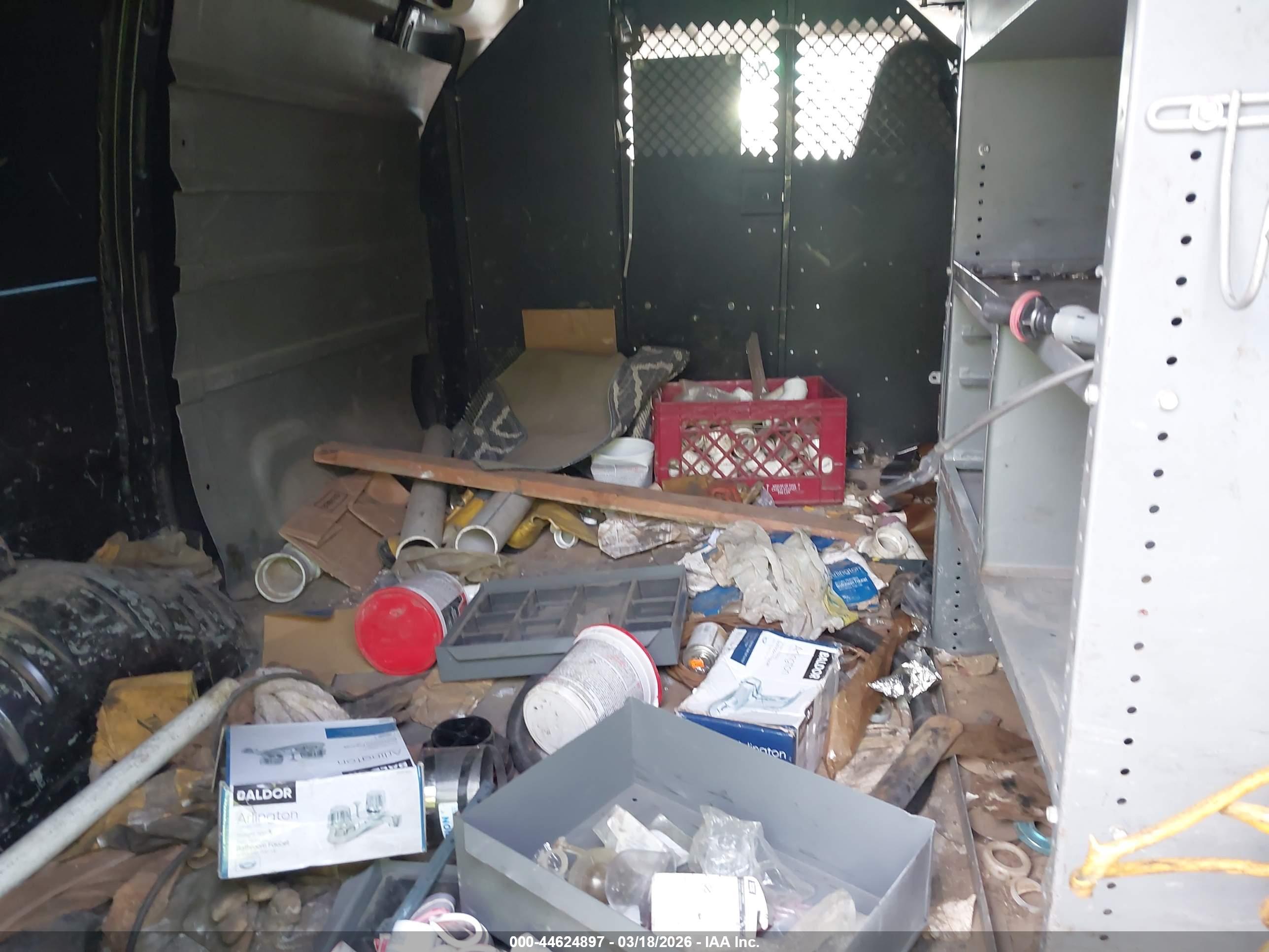 CHEVROLET EXPRESS image 8