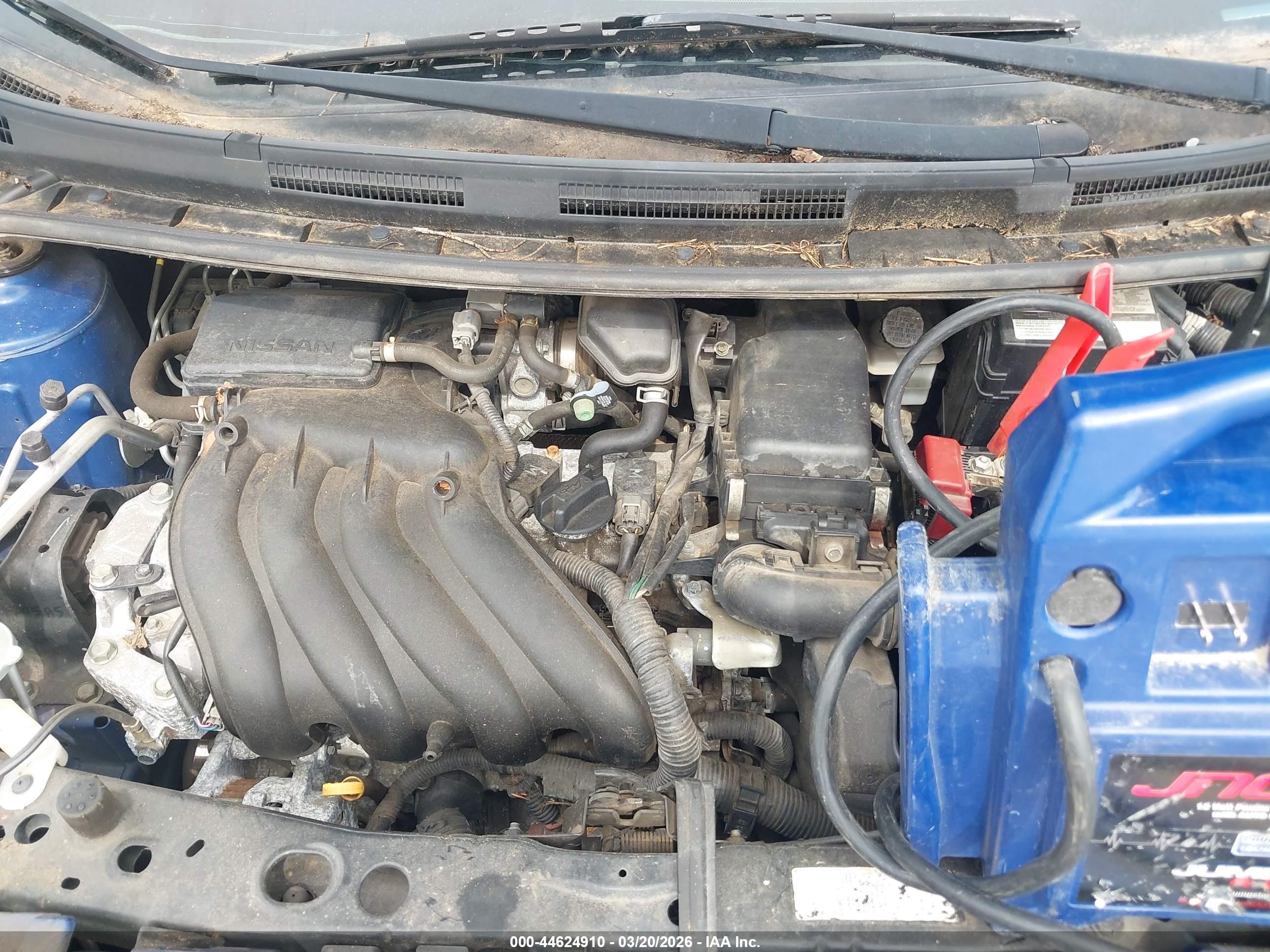 NISSAN VERSA image 10