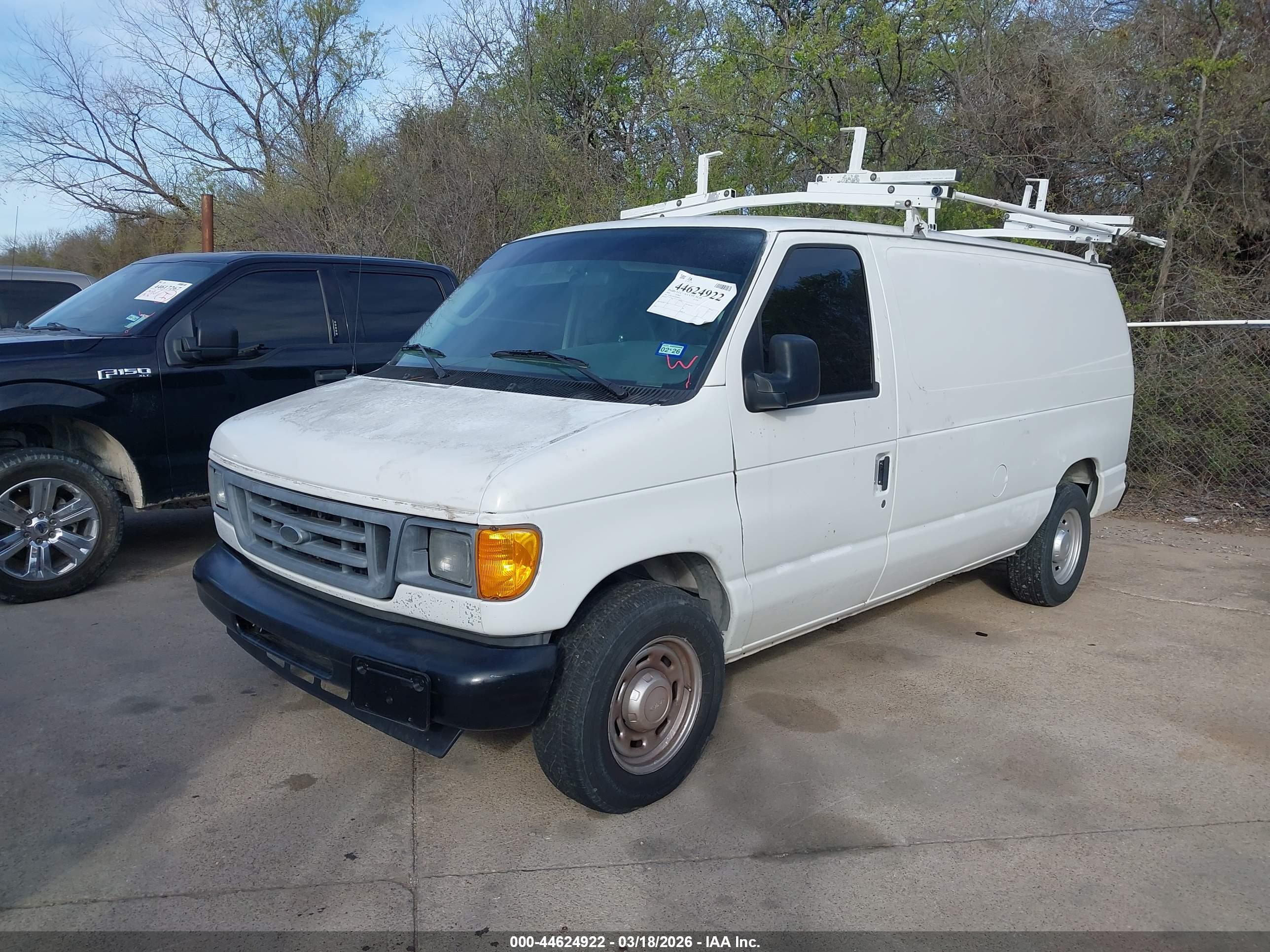 FORD E-150 image 2