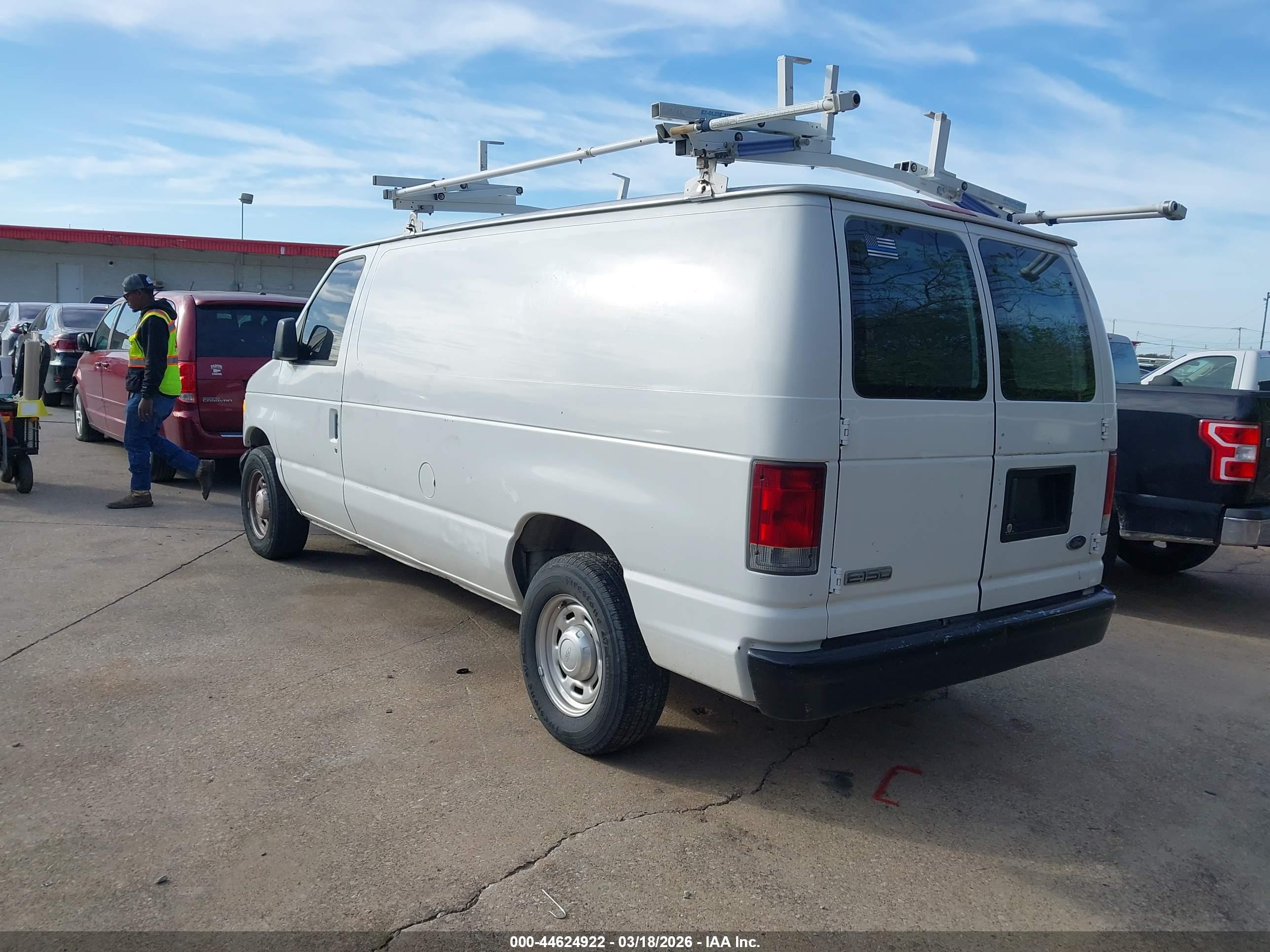 FORD E-150 image 3