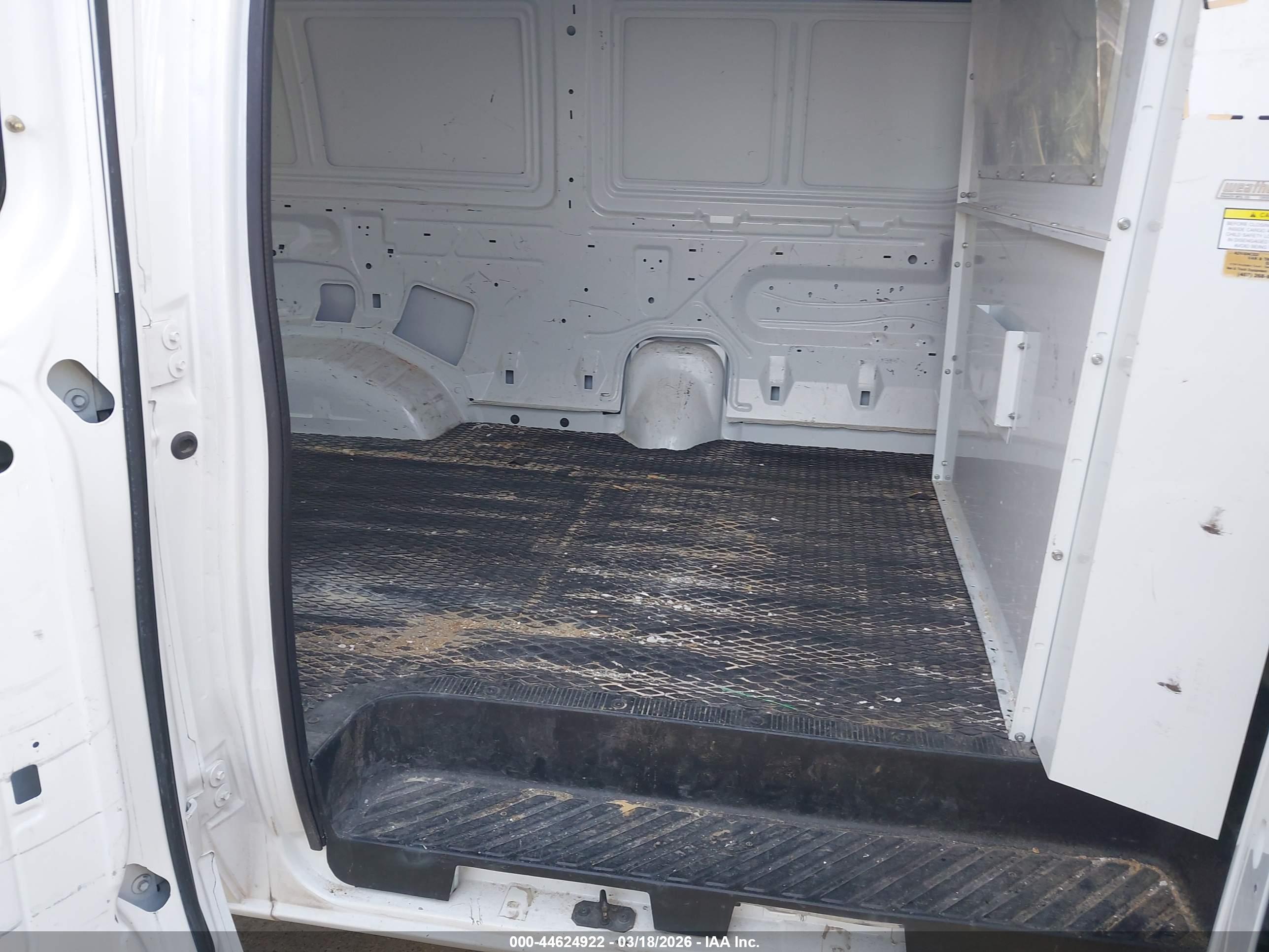 FORD E-150 image 8