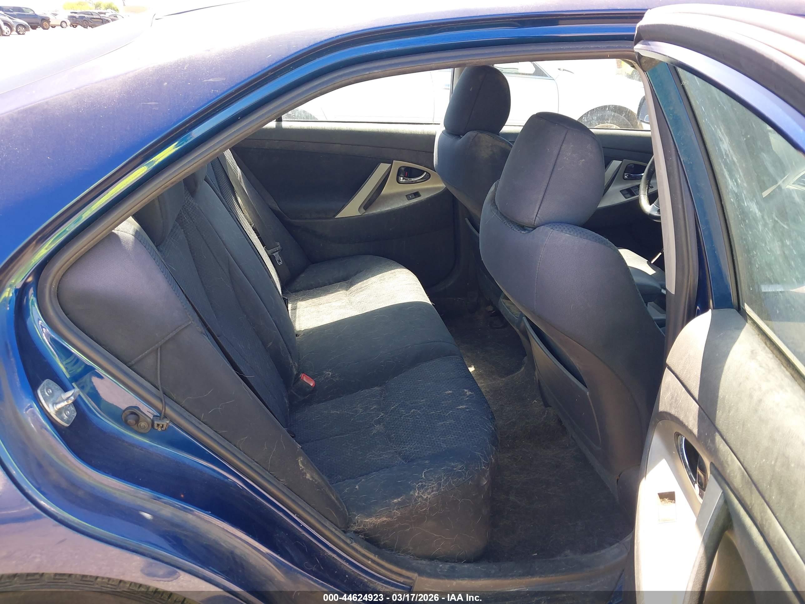 TOYOTA CAMRY image 8