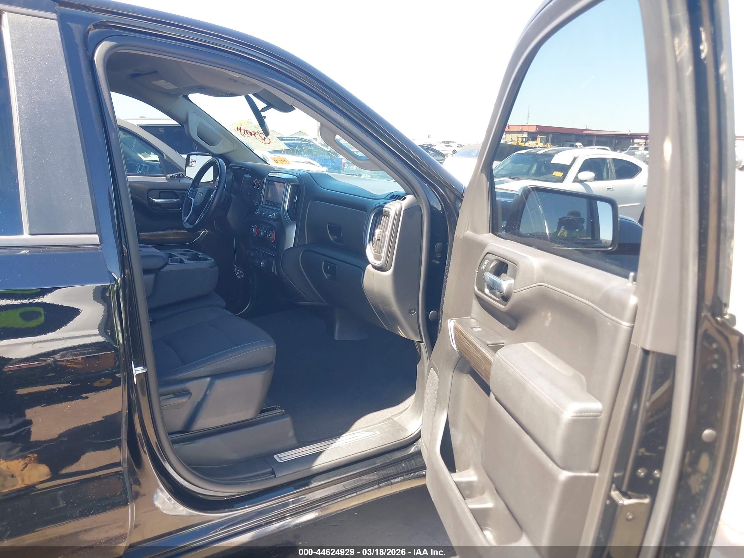 CHEVROLET SILVERADO image 5