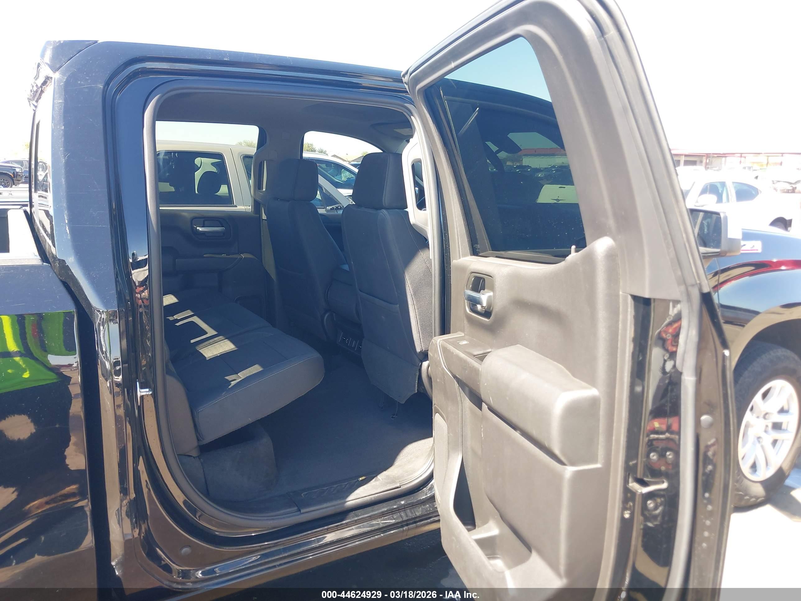 CHEVROLET SILVERADO image 8